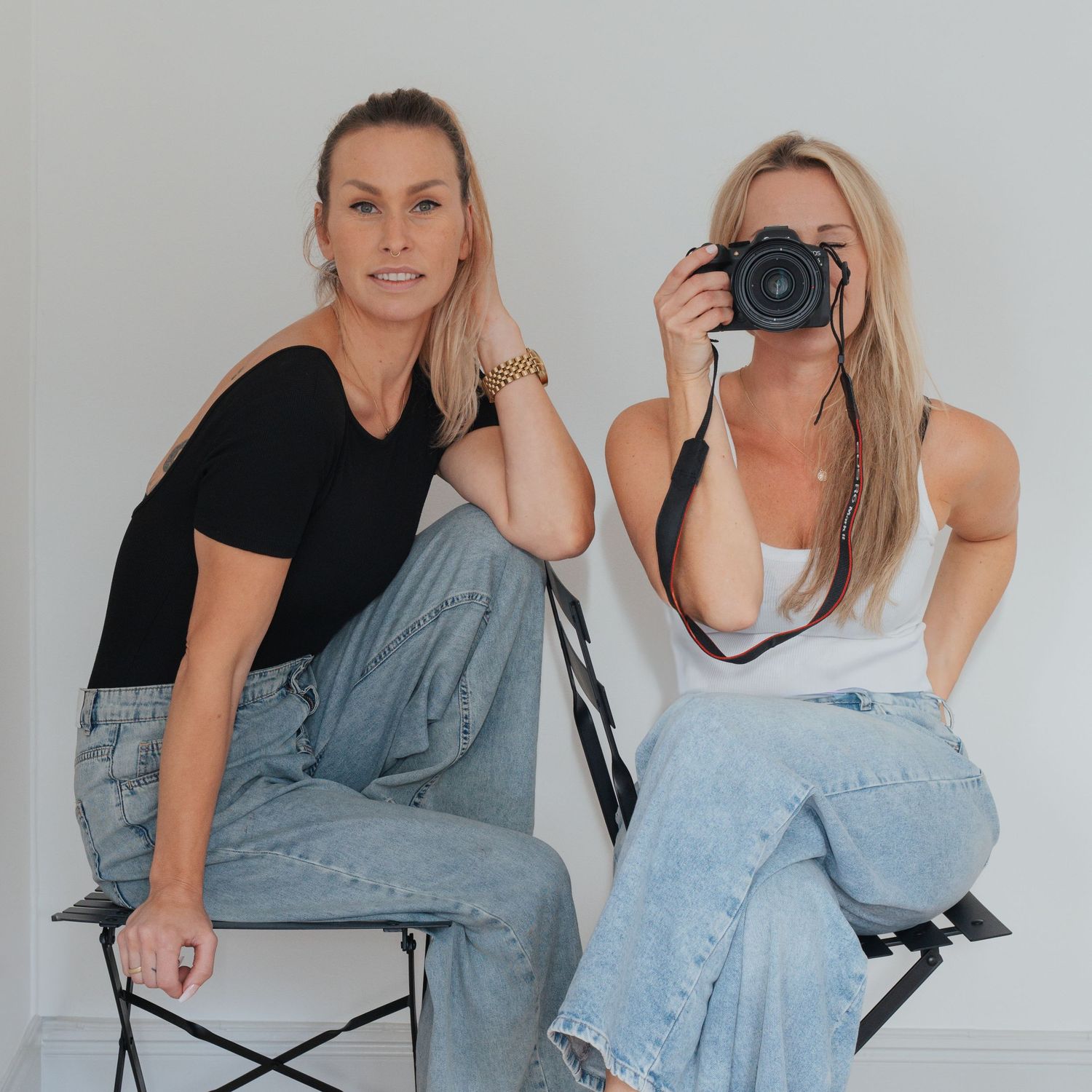 Lena Sahlberg och Linda Singh, grundare av Singhbird & Friends och fotografer i Stockholm.