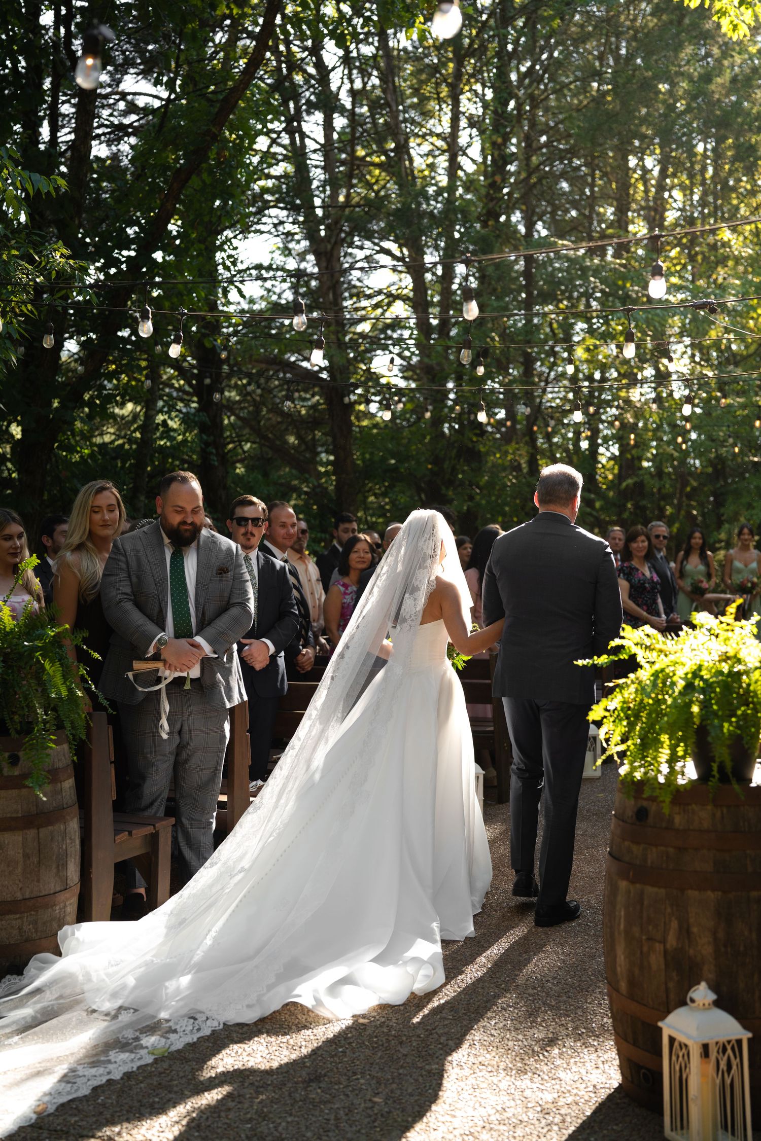 wedding ceremony at drakewood farms in tennessee