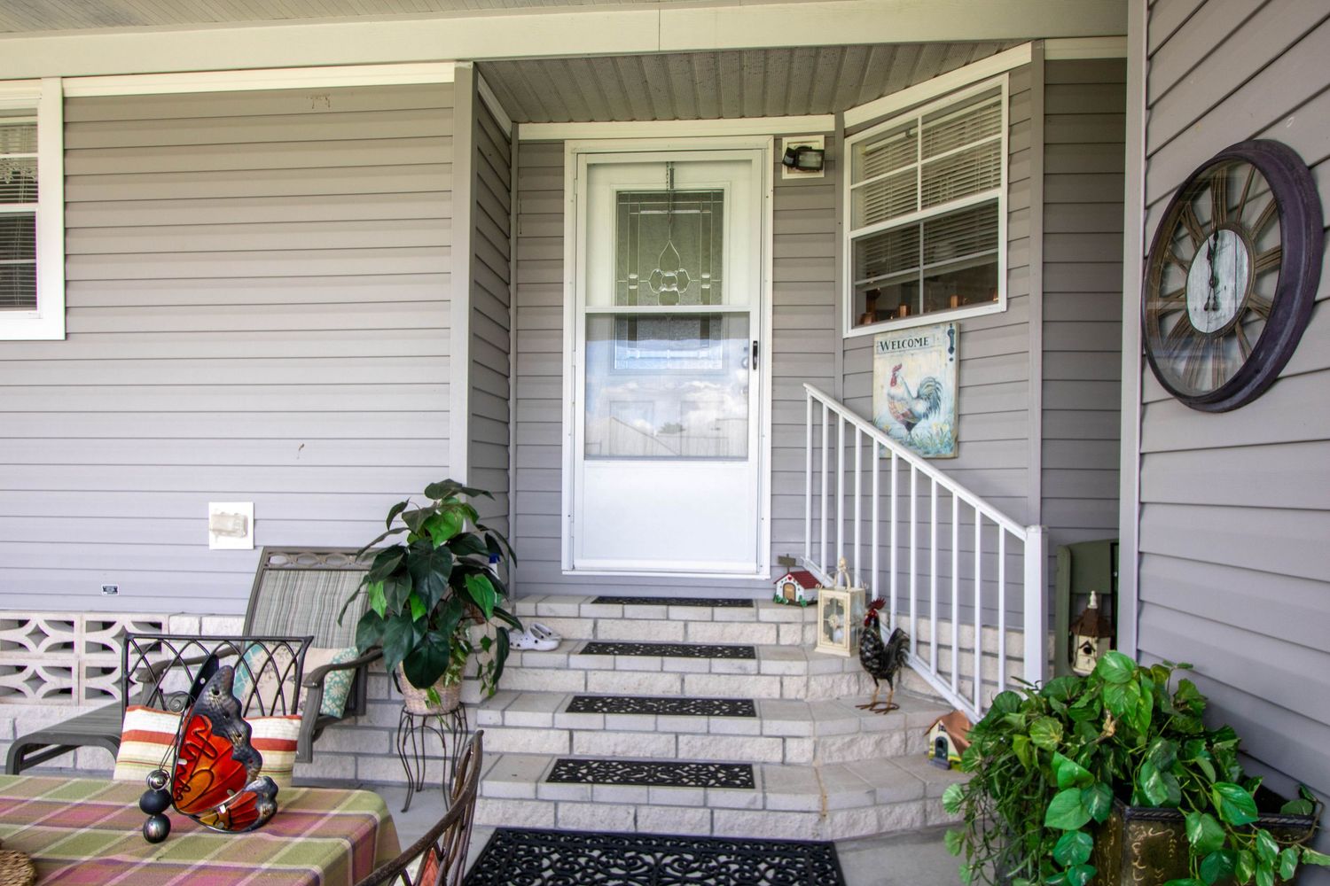 High dynamic range photo of the front exterior door of a house in Frostproof, Florida