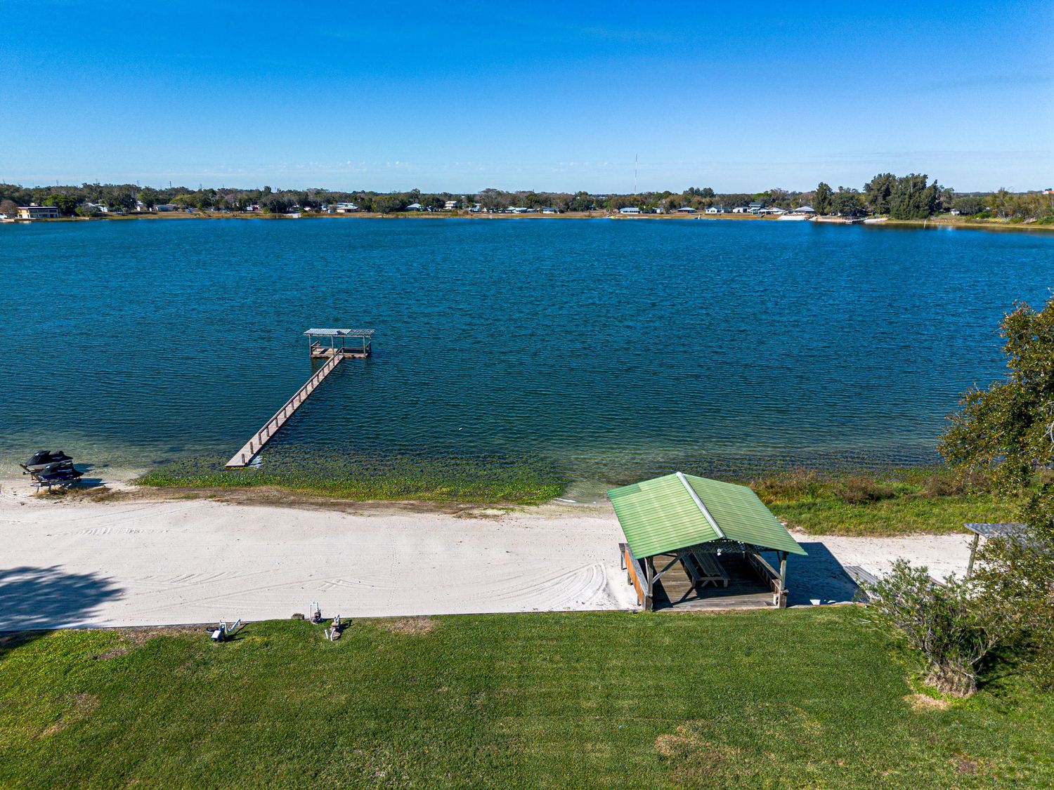 A drone photo of Lake Damon in Avon Park, Florida