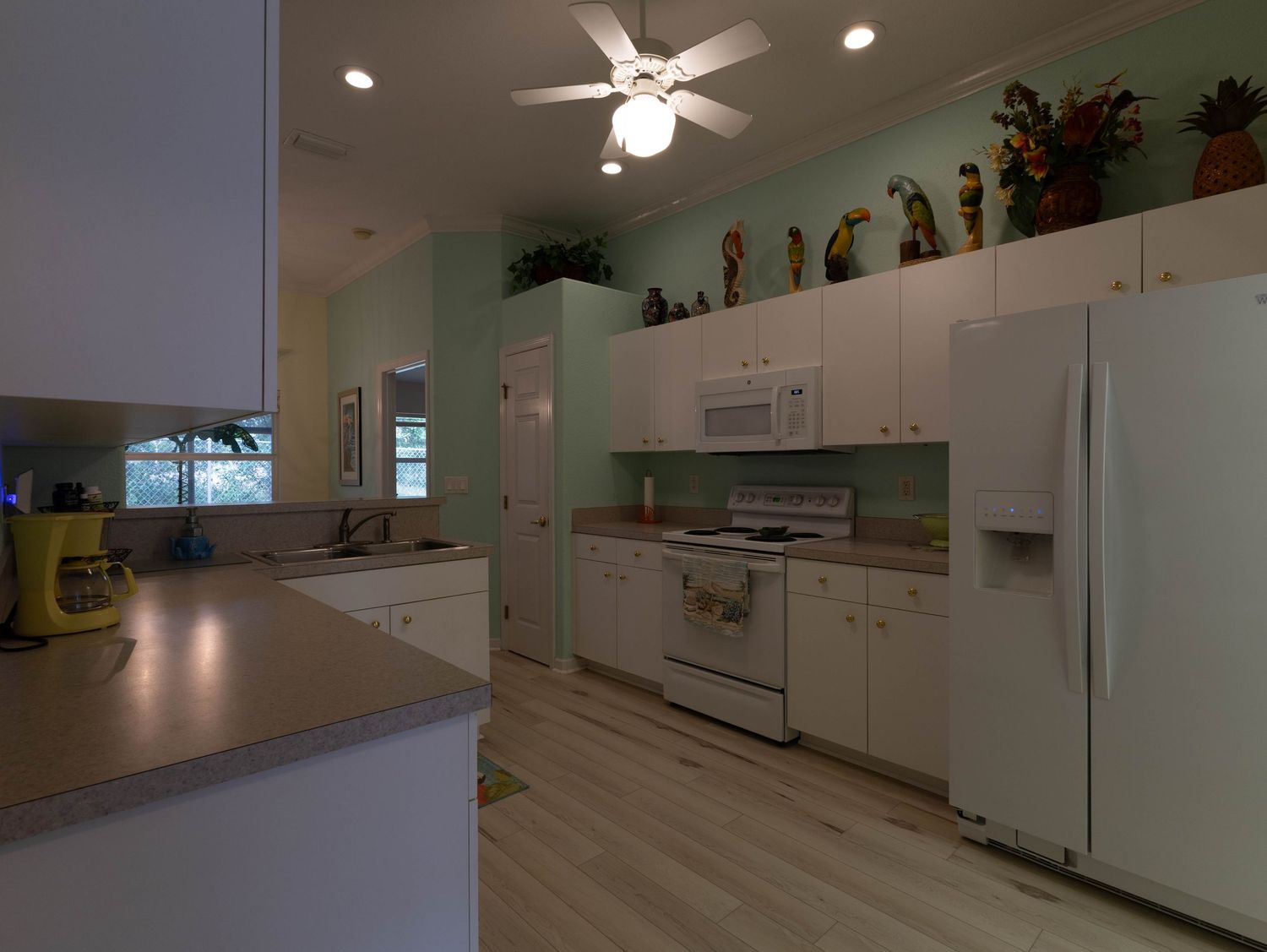 A under exposed picture of a kitchen in Sebring, Florida