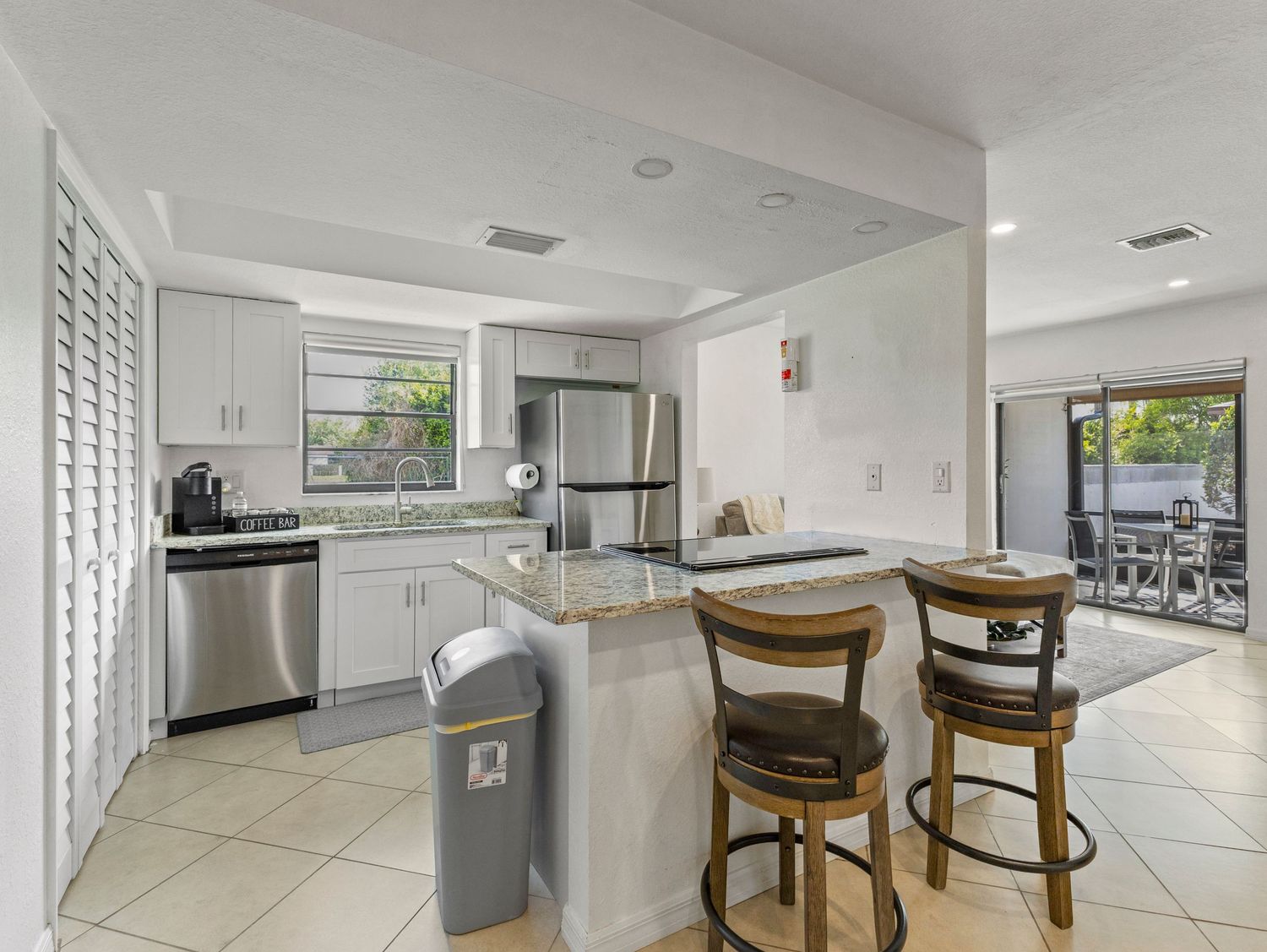 A pitcure of a kitchen.