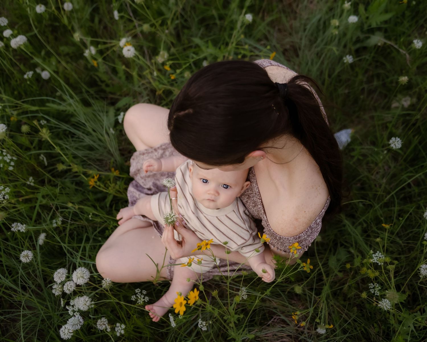 Outdoor motherhood photography in Fort Worth TX