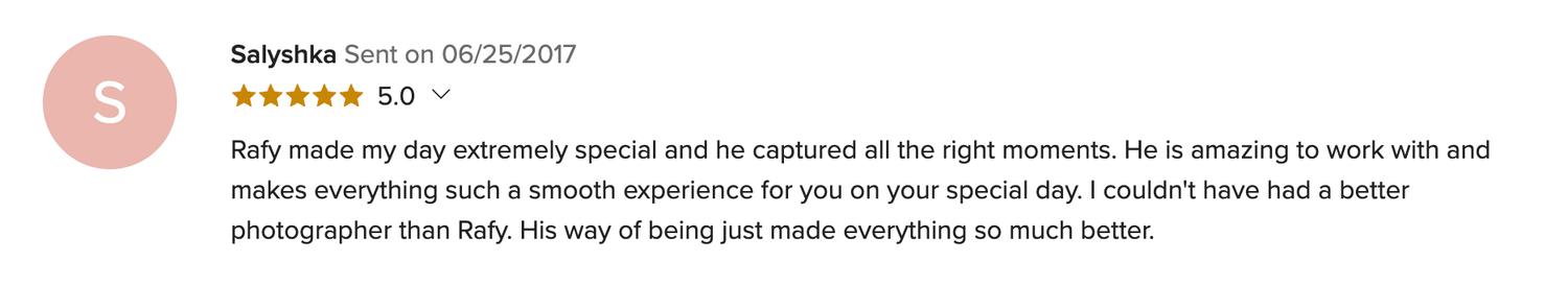 Five-star customer review praising photographer Raly for capturing special moments on a wedding day.