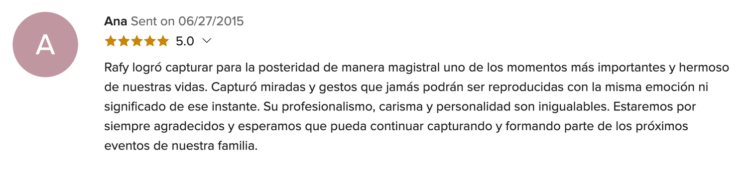 Five-star customer review praising professional photography services for capturing family moments with emotion and skill.