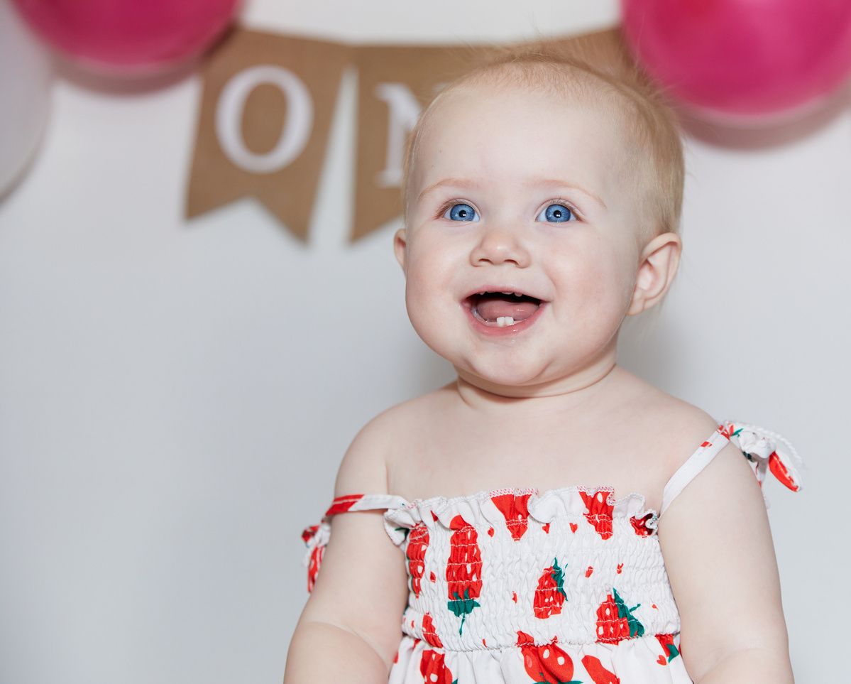 First birthday cake smash style family photography session in New Zealand