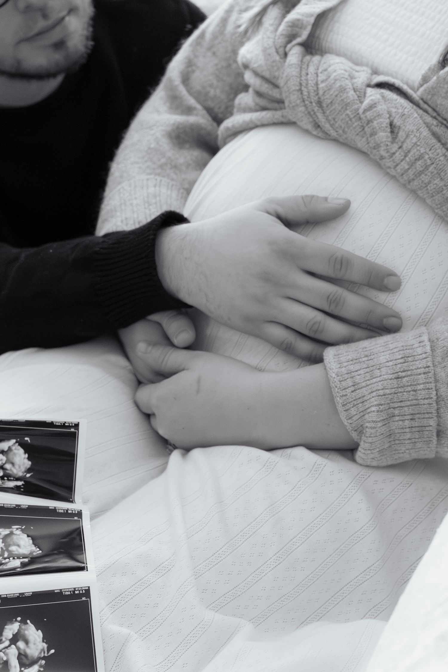 in home maternity session in Michigan