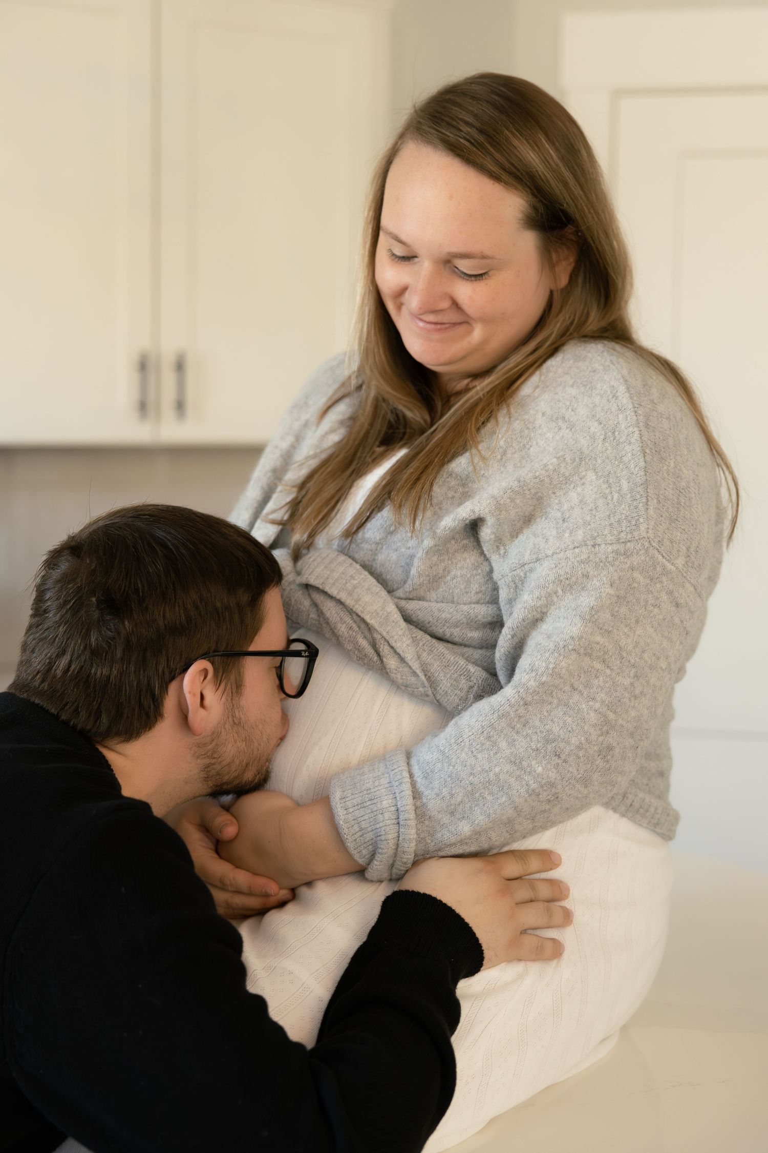 indoor maternity session in Michigan