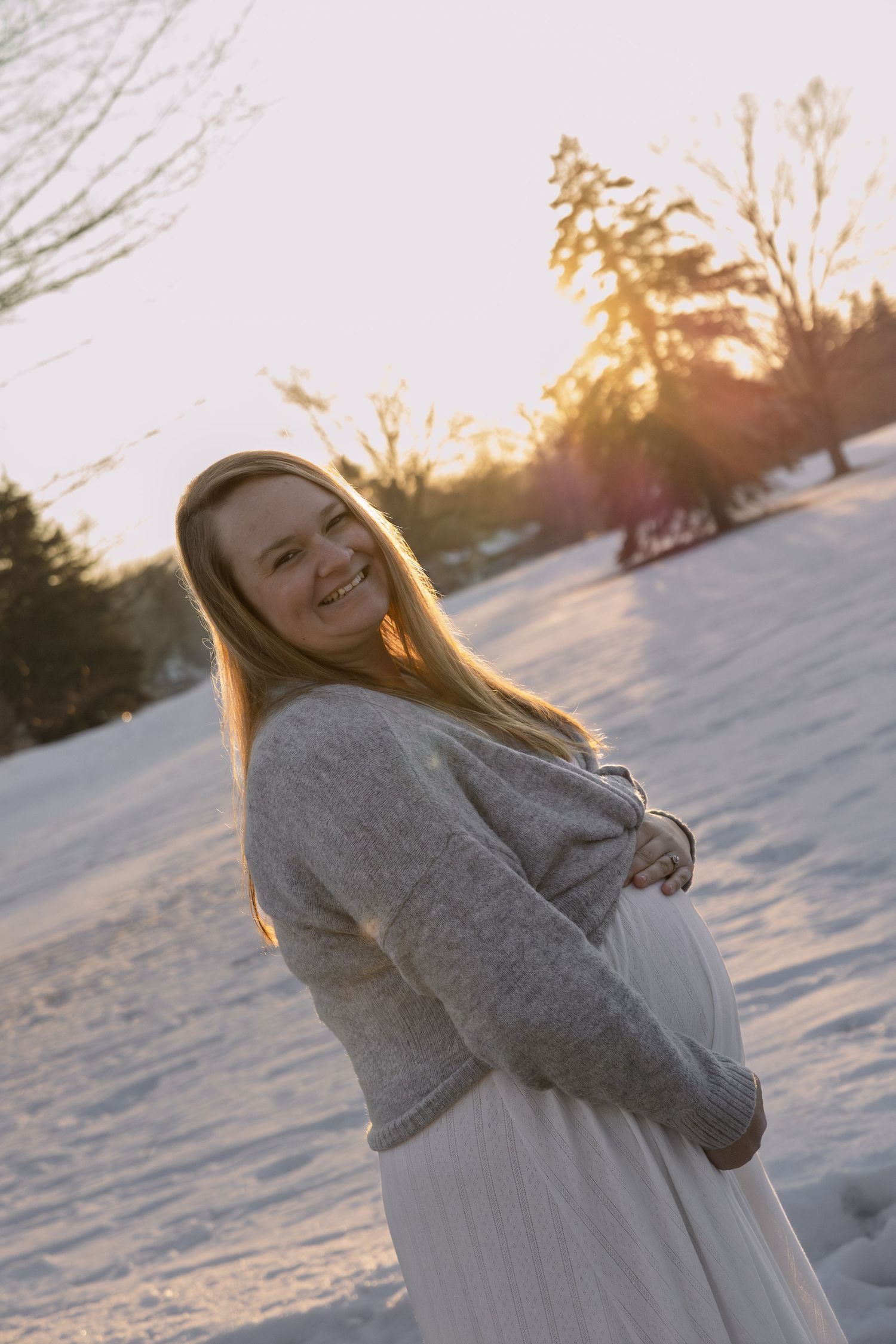 outdoor maternity portrait in Michigan