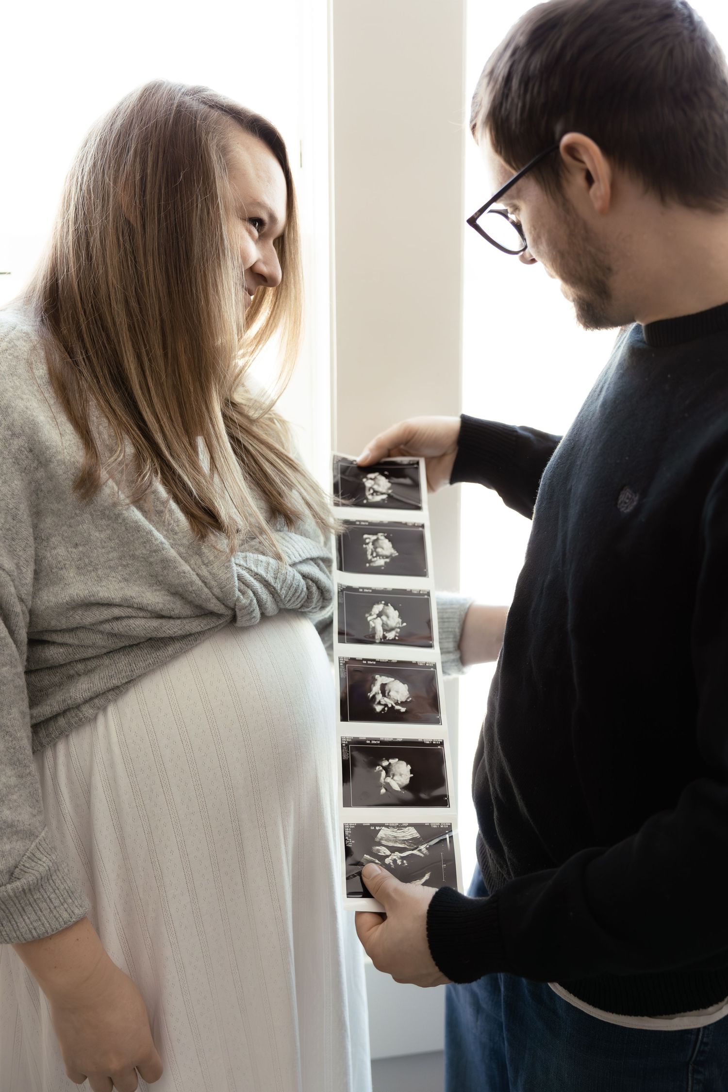 in home maternity session in Michigan