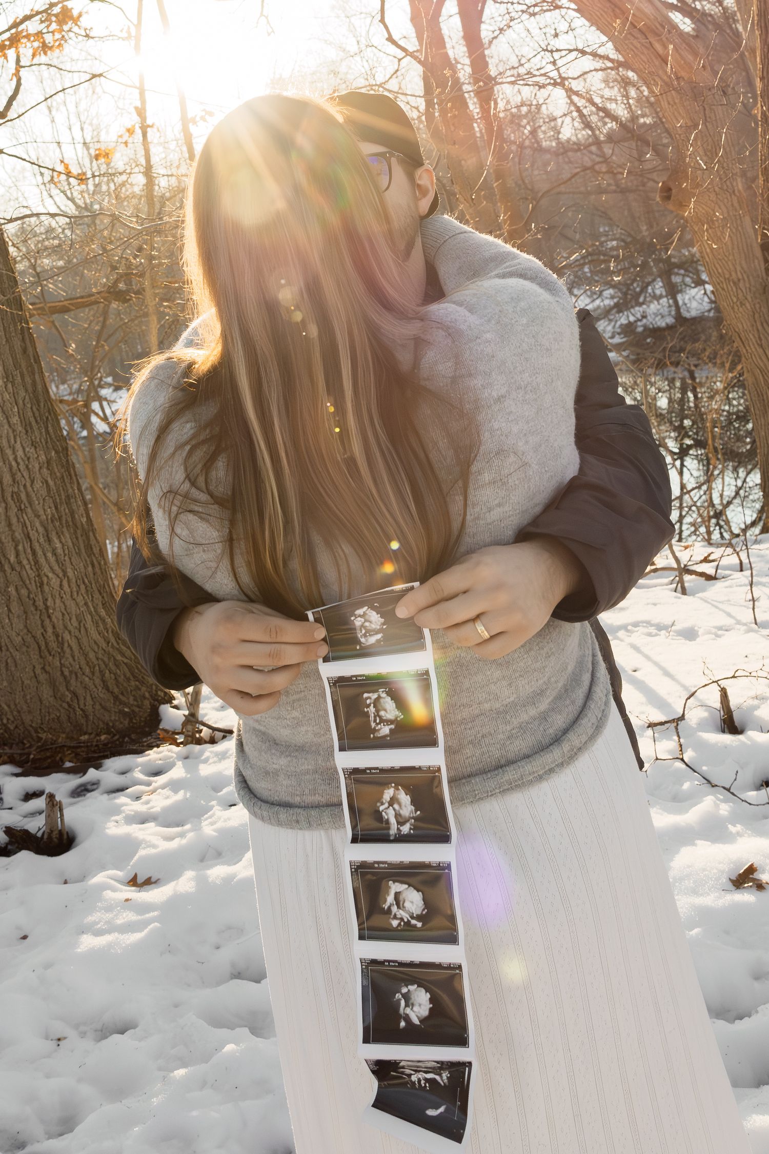 outdoor maternity session in Michigan