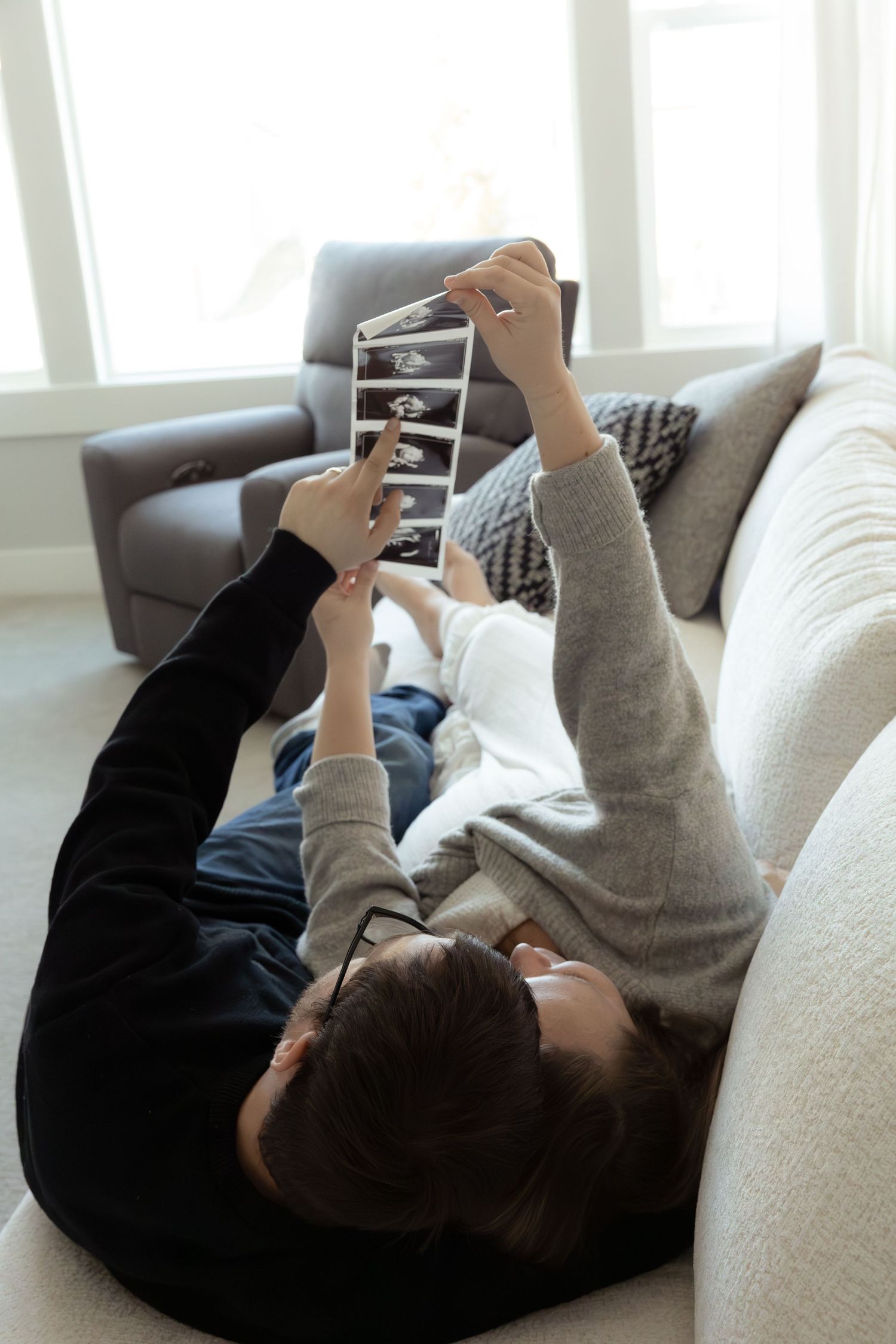 in home maternity session in Michigan