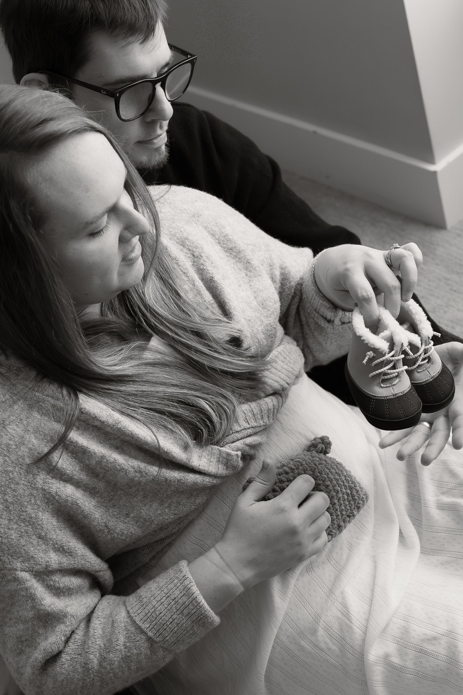 in home maternity session in Michigan