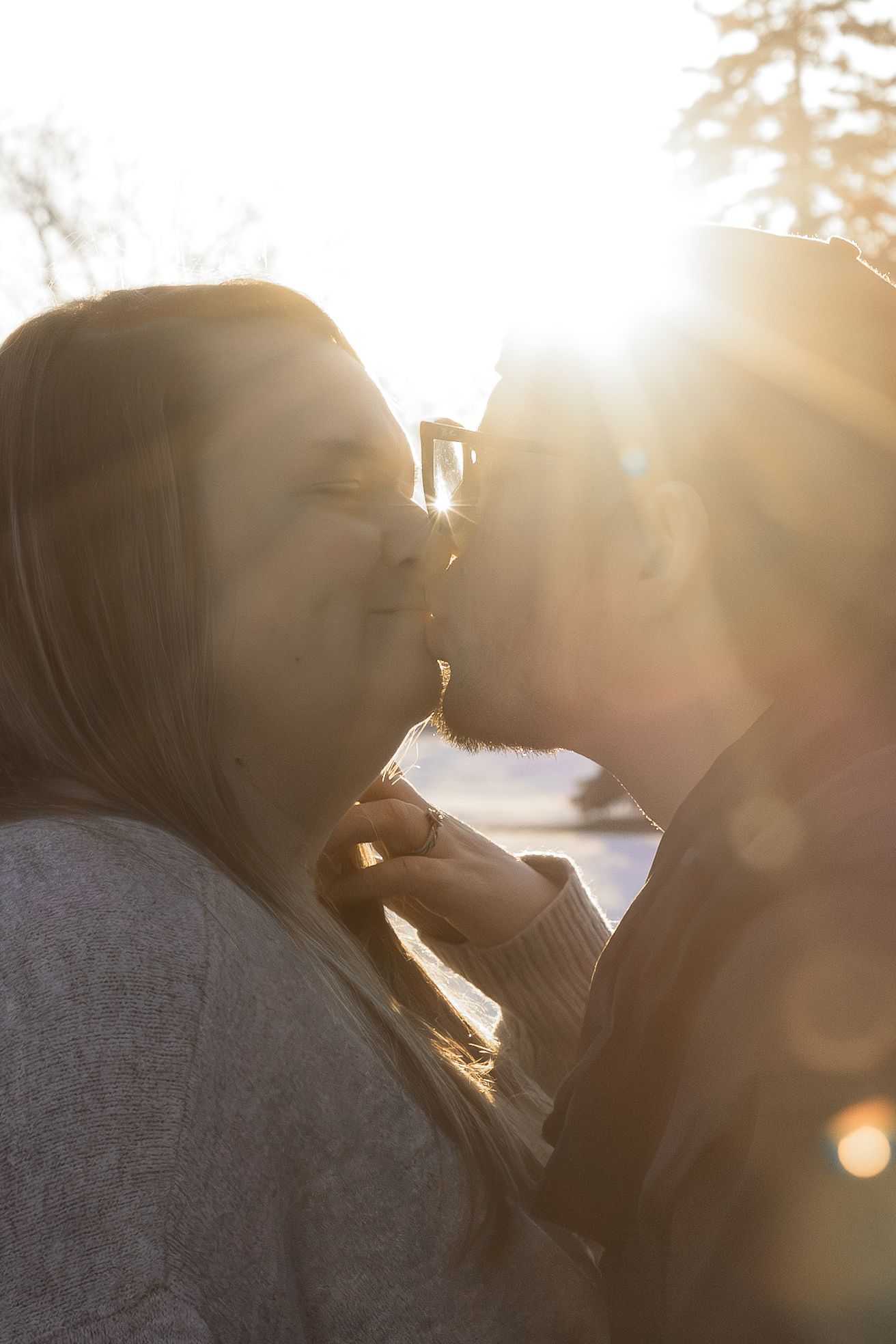 outdoor golden hour maternity session in Michigan