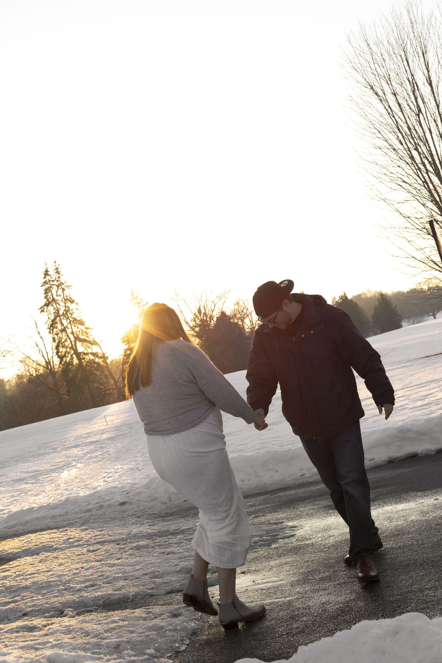 outdoor golden hour maternity session in Michigan