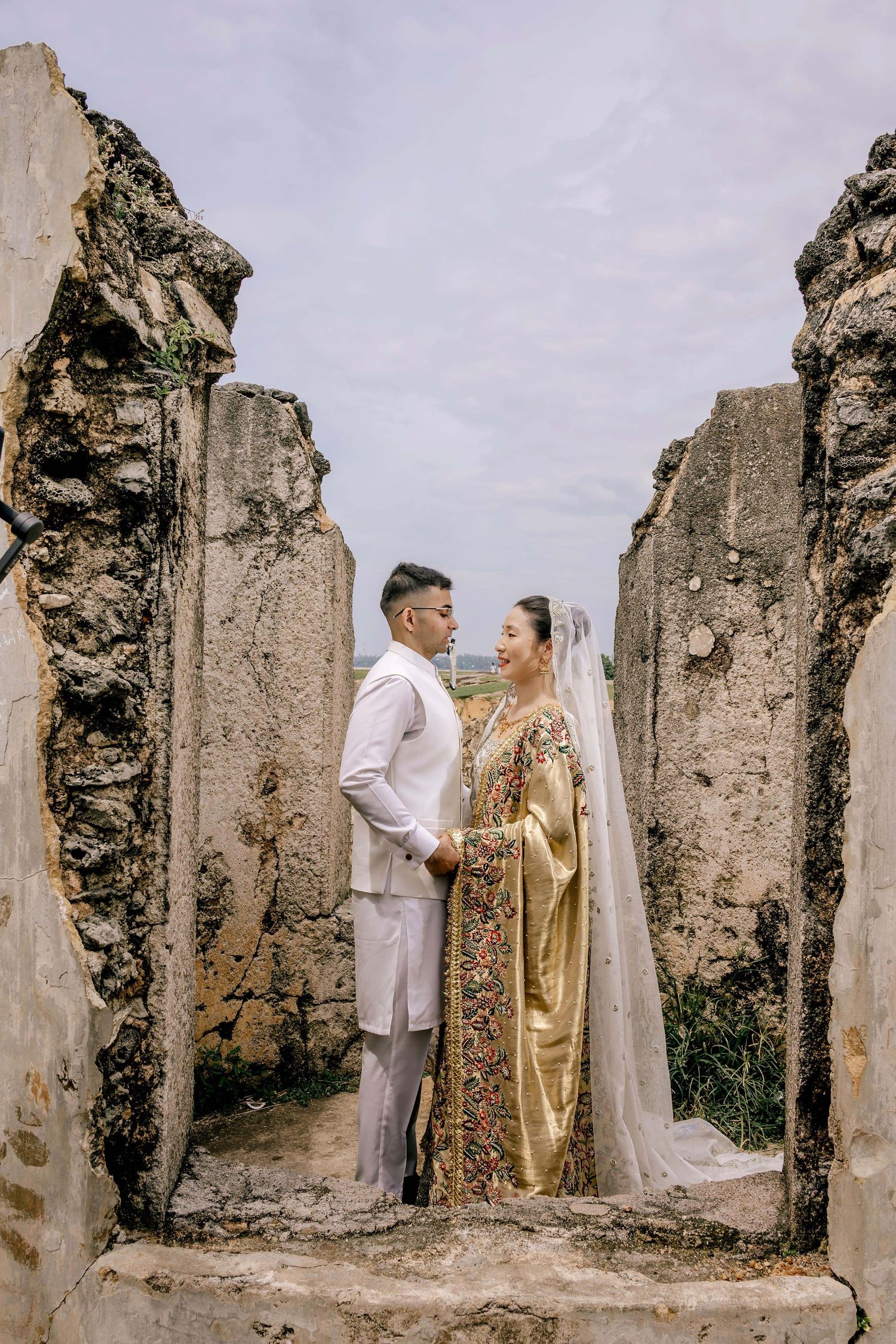Destination Wedding Photographer in Sri Lanka | Timeless, luxury wedding photography by ENAMOUR STUDIO.
