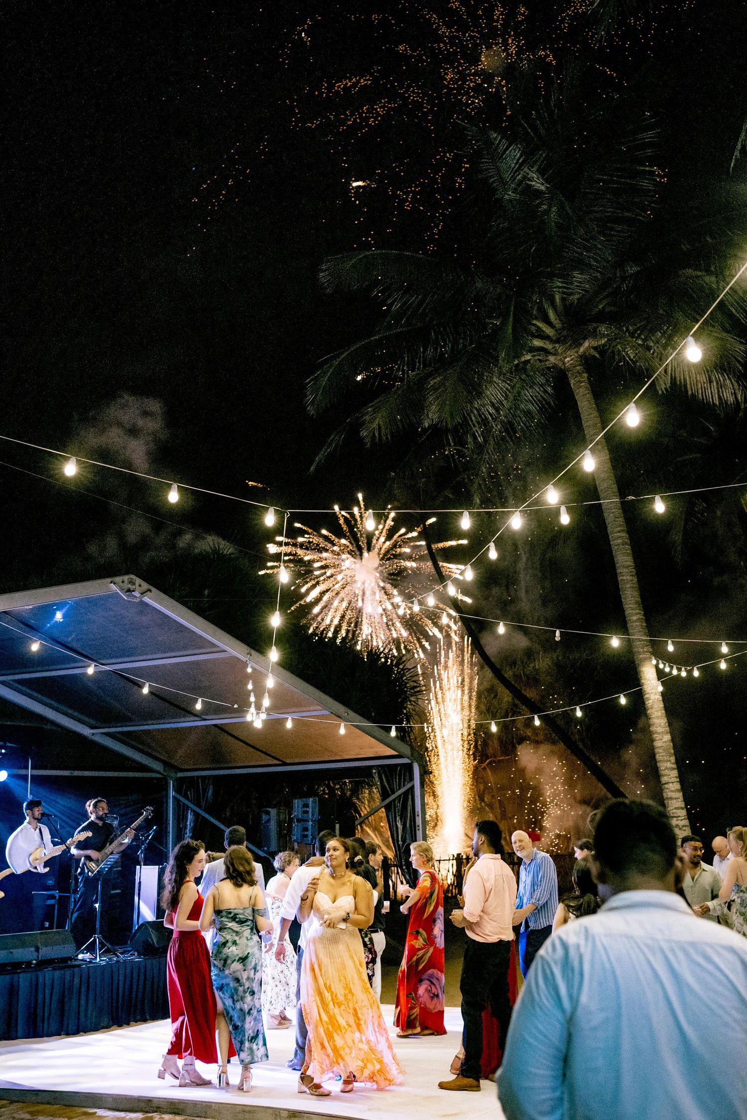 Destination Wedding Photographer in Sri Lanka | Timeless, luxury wedding photography by ENAMOUR STUDIO.
