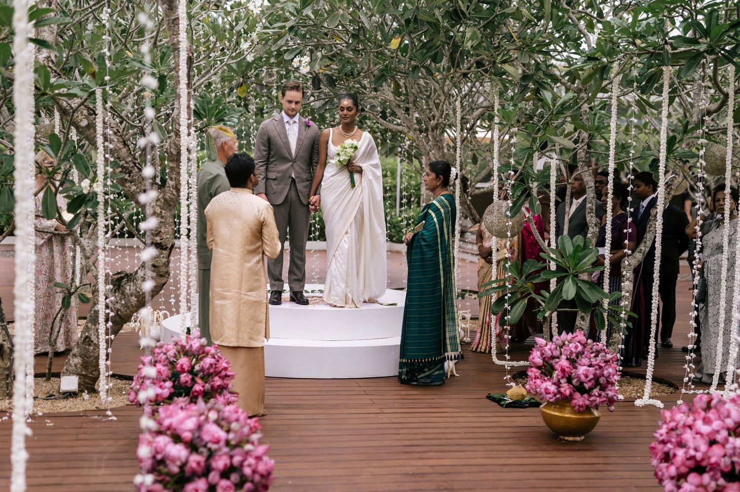 Destination Wedding Photographer in Sri Lanka | Timeless, luxury wedding photography by ENAMOUR STUDIO.