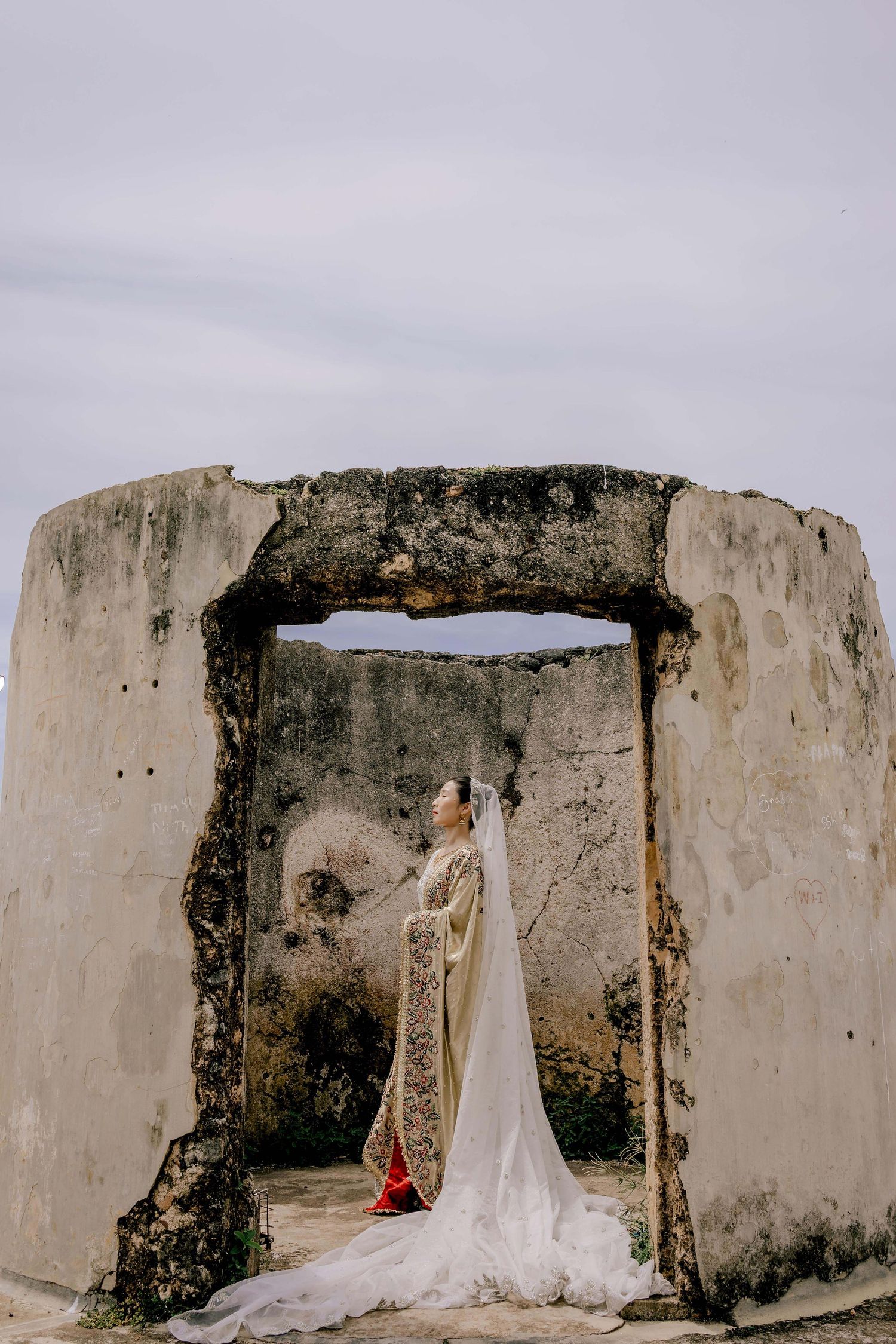 Destination Wedding Photographer in Sri Lanka | Timeless, luxury wedding photography by ENAMOUR STUDIO.