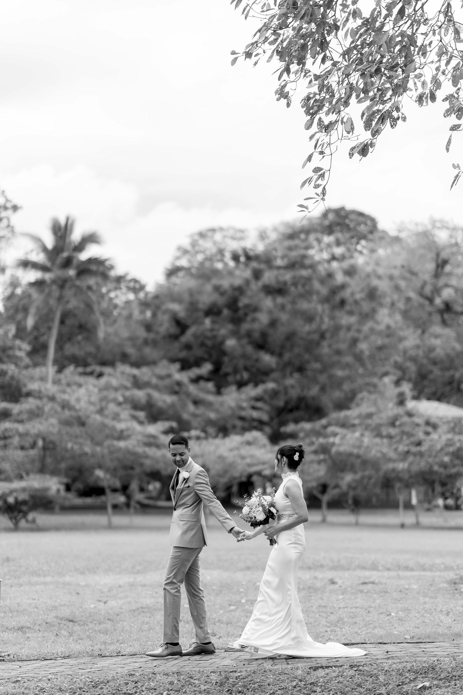 Destination Wedding Photographer in Sri Lanka | Timeless, luxury wedding photography by ENAMOUR STUDIO.