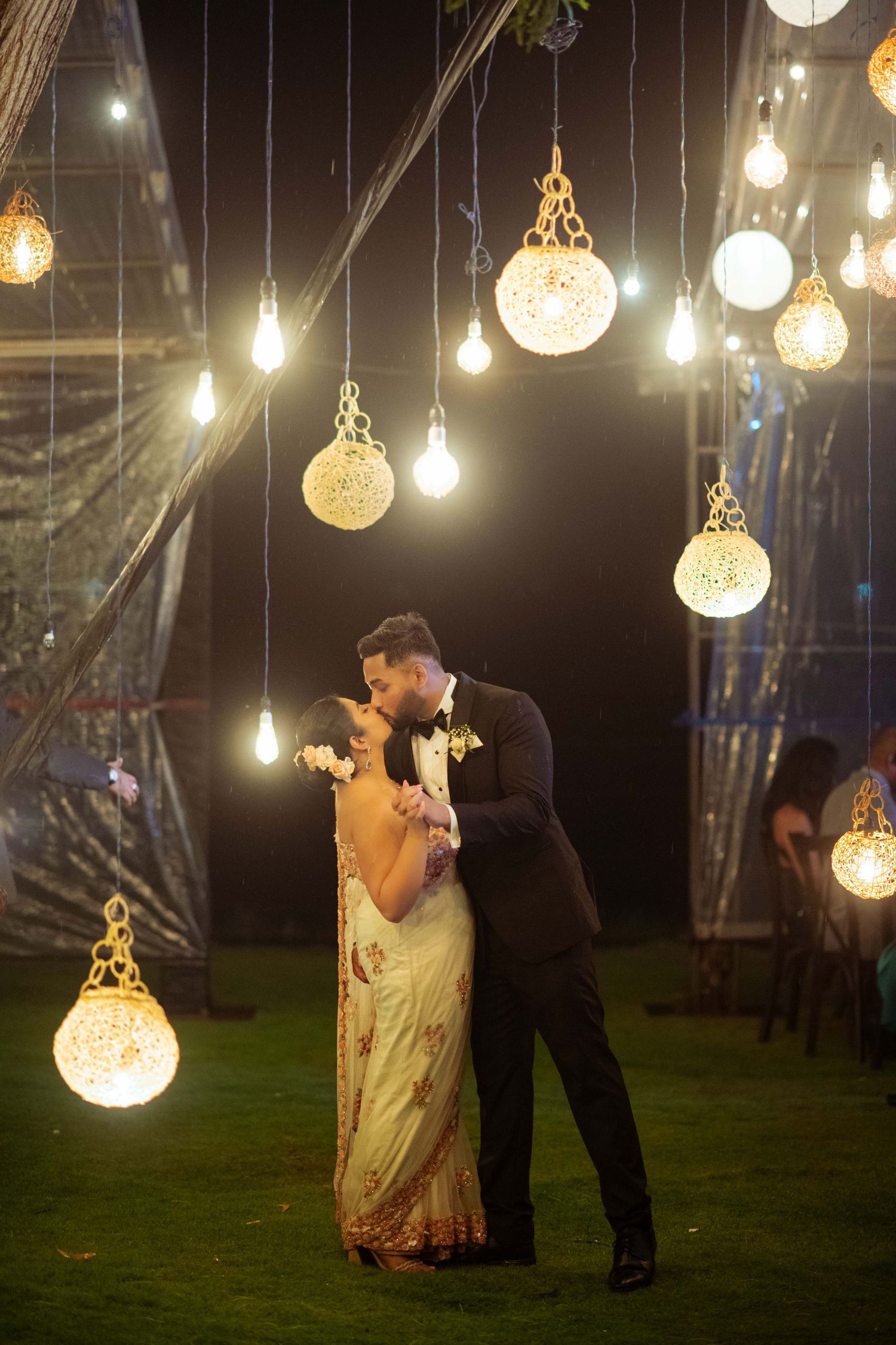 Destination Wedding Photographer in Sri Lanka | Timeless, luxury wedding photography by ENAMOUR STUDIO.