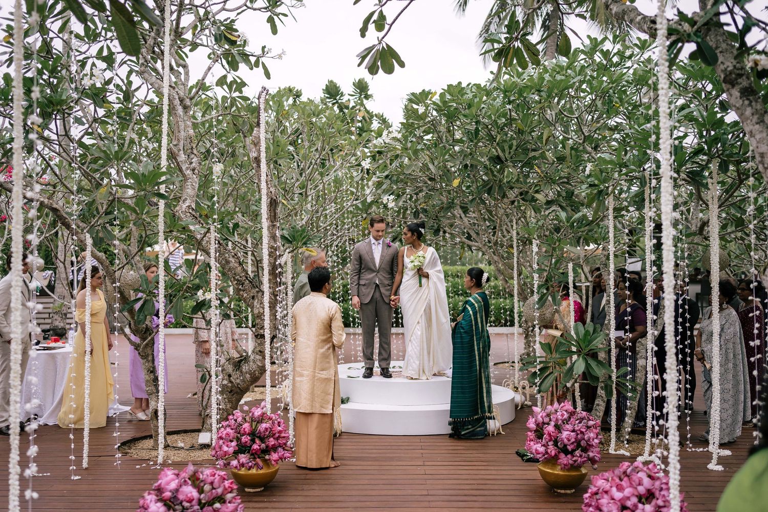 Destination Wedding Photographer in Sri Lanka | Timeless, luxury wedding photography by ENAMOUR STUDIO.