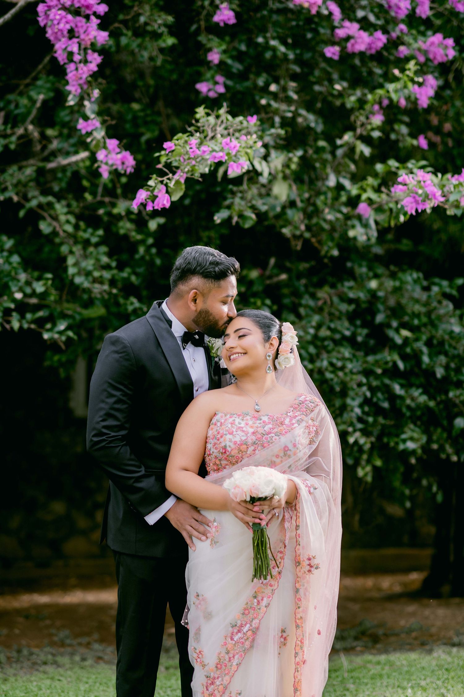 Destination Wedding Photographer in Sri Lanka | Timeless, luxury wedding photography by ENAMOUR STUDIO.