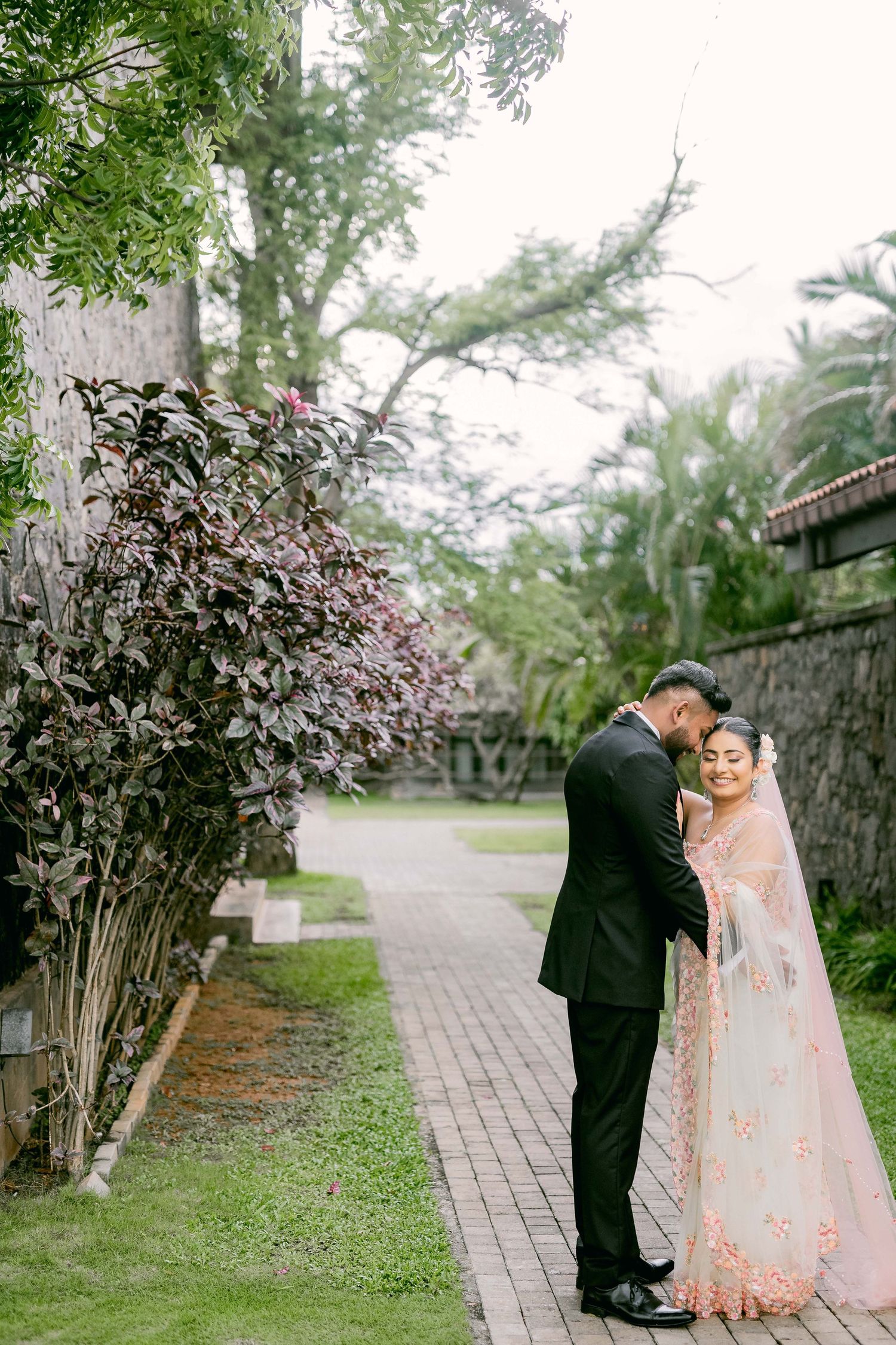 Destination Wedding Photographer in Sri Lanka | Timeless, luxury wedding photography by ENAMOUR STUDIO.