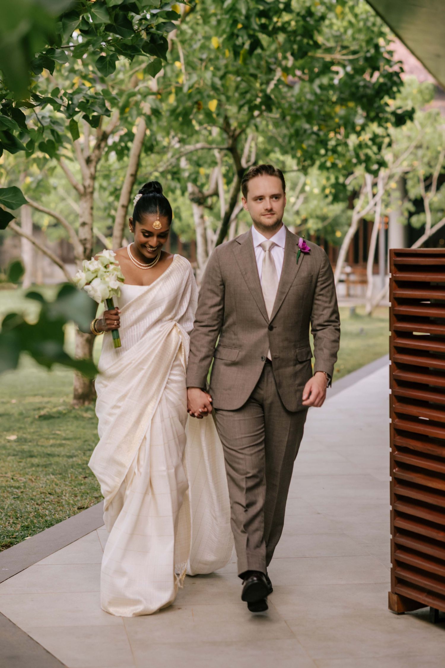 Destination Wedding Photographer in Sri Lanka | Timeless, luxury wedding photography by ENAMOUR STUDIO.