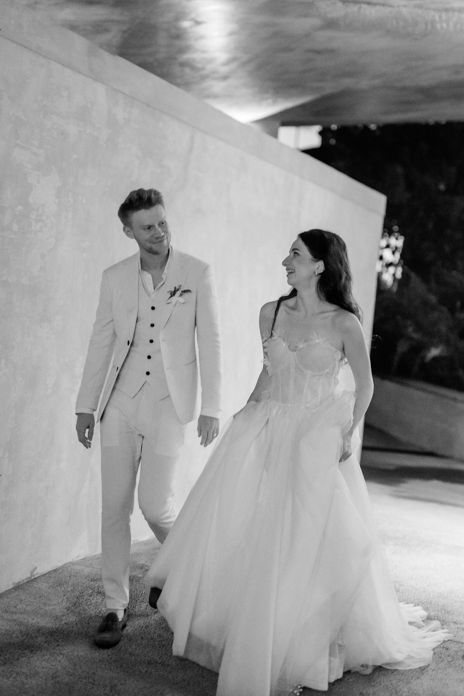 Destination Wedding Photographer in Sri Lanka | Timeless, luxury wedding photography by ENAMOUR STUDIO.