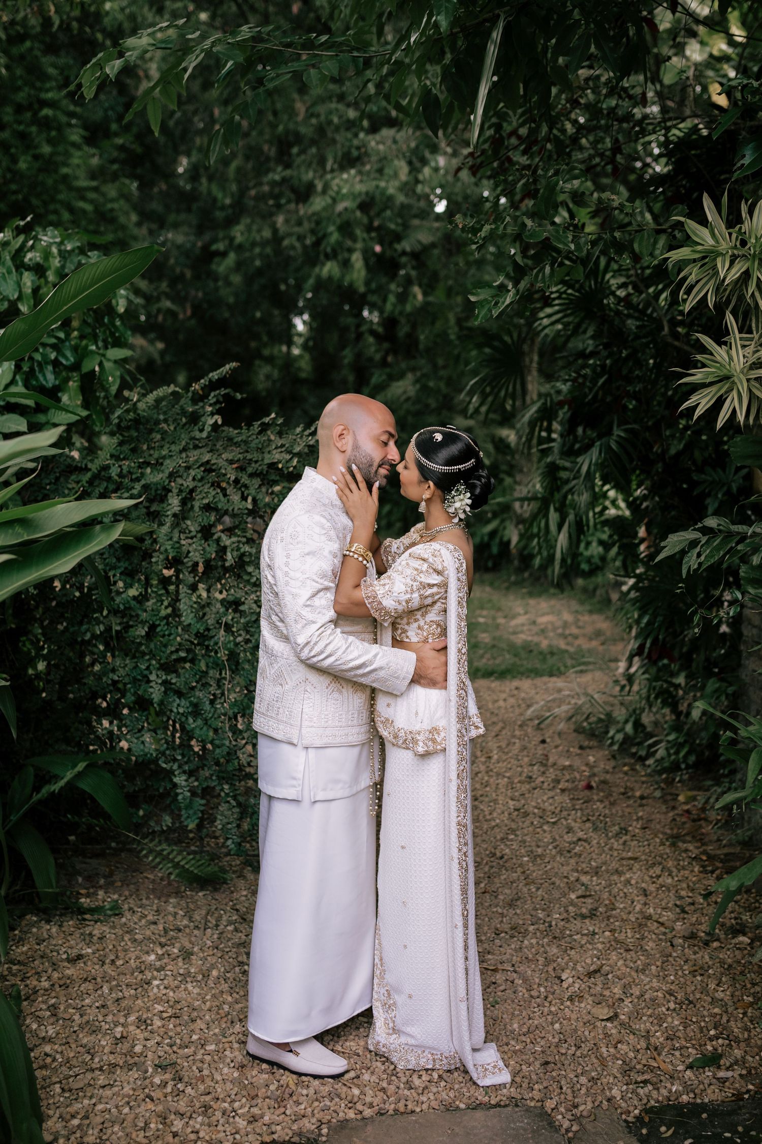 Destination Wedding Photographer in Sri Lanka | Timeless, luxury wedding photography by ENAMOUR STUDIO.