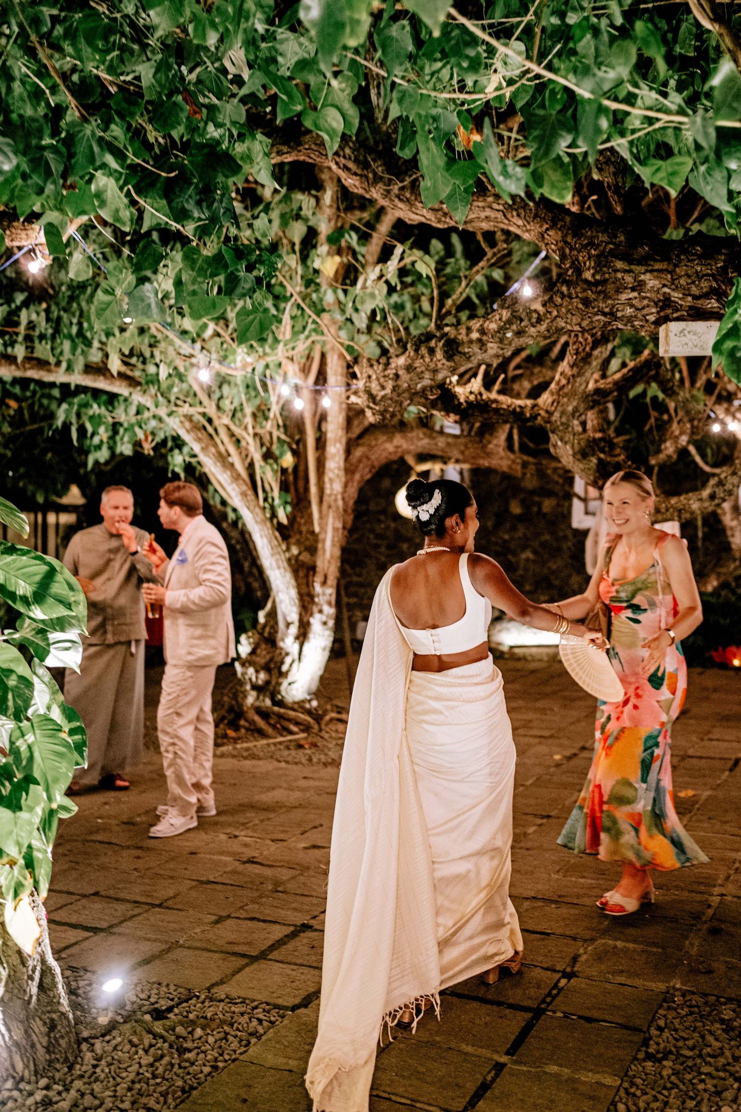 Destination Wedding Photographer in Sri Lanka | Timeless, luxury wedding photography by ENAMOUR STUDIO.