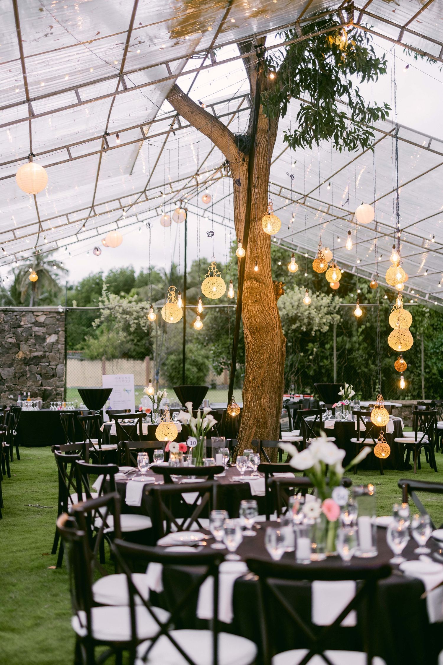Destination Wedding Photographer in Sri Lanka | Timeless, luxury wedding photography by ENAMOUR STUDIO.