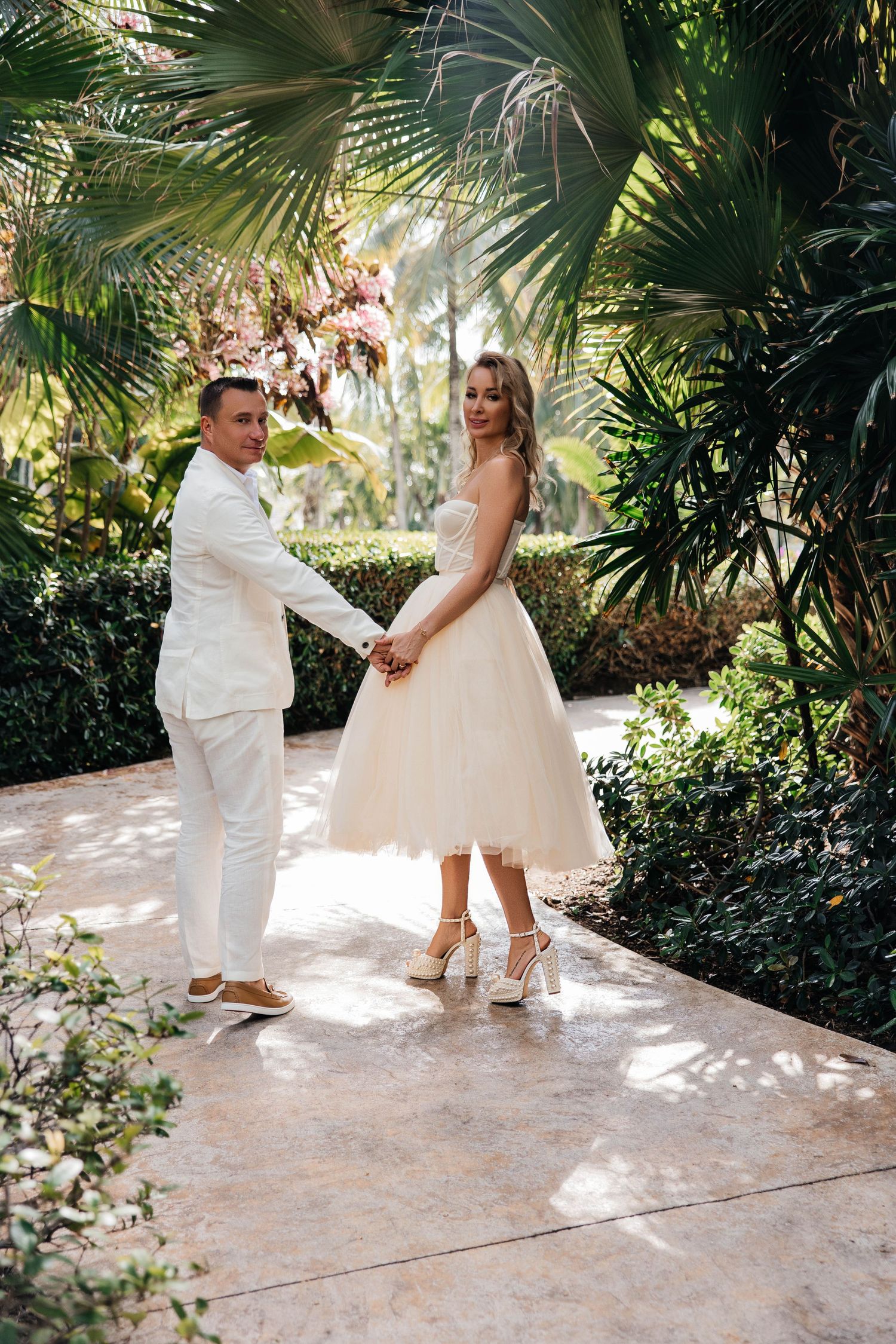 Luxury elopement shoot at Ocean Club Bahamas Resort