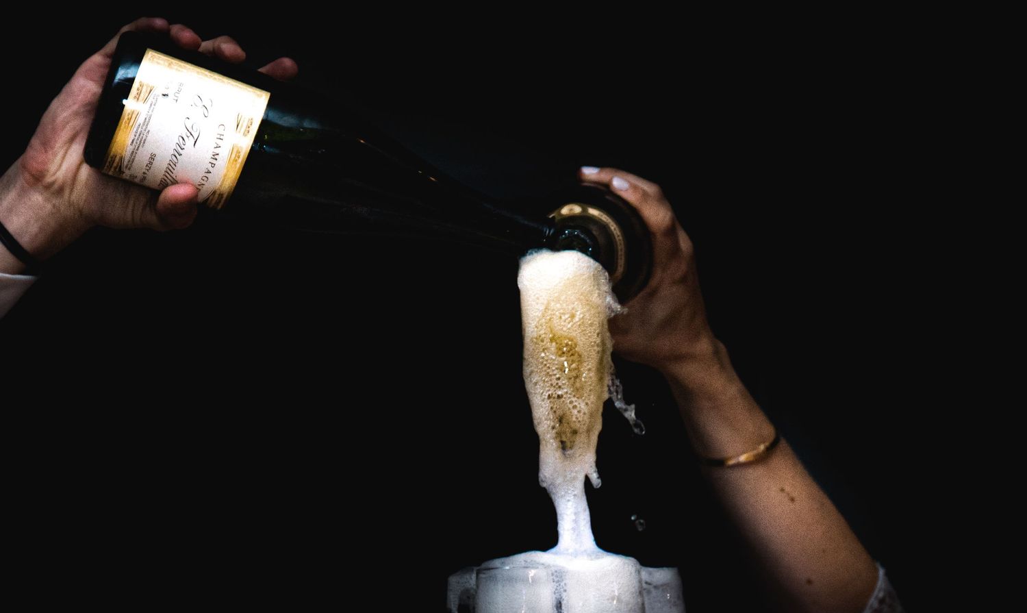 verser champagne coupe