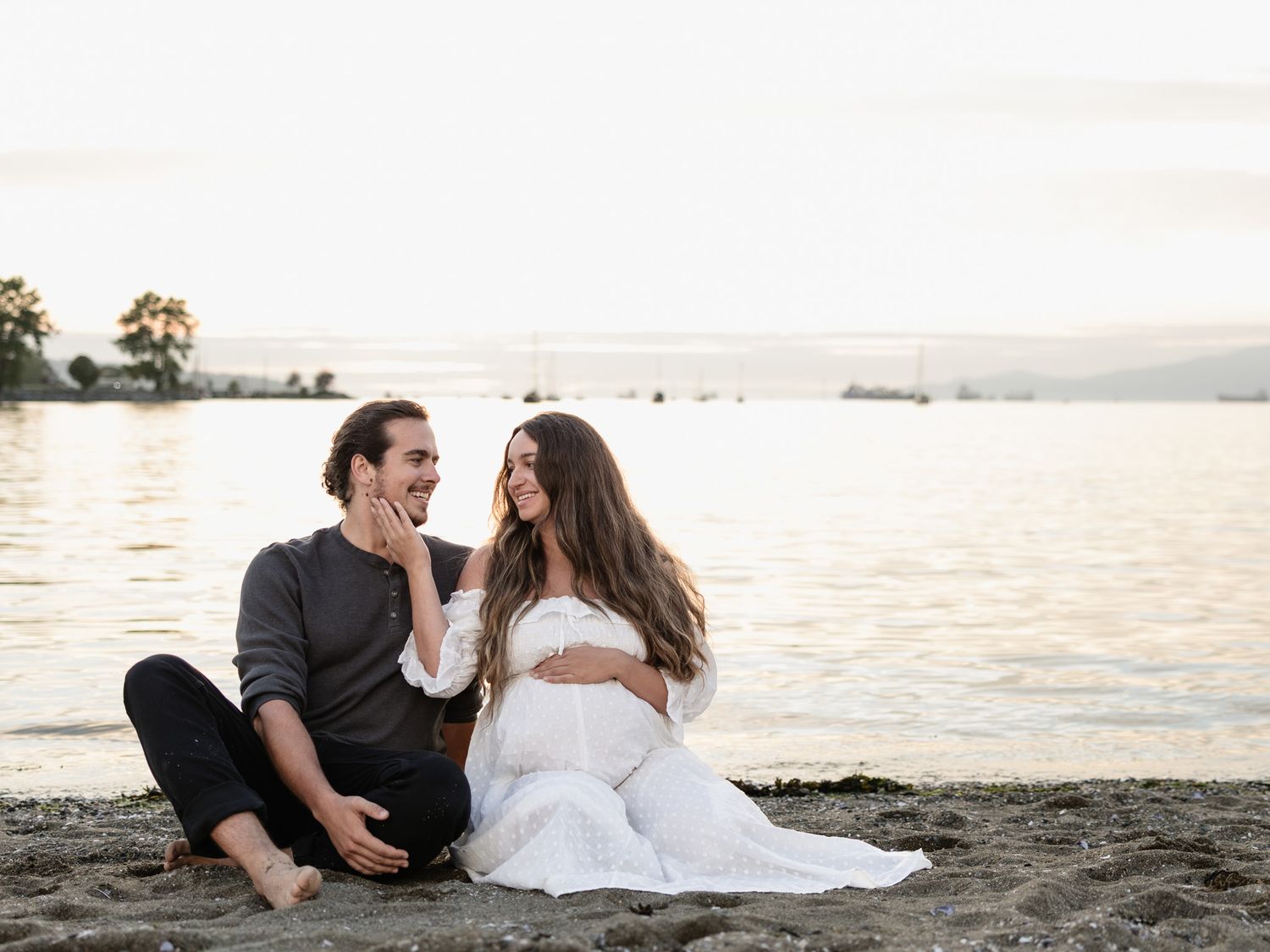 Vancouver maternity, family maternity, sunset beach maternity, beach maternity, pregnancy photography, motherhood photography, golden hour