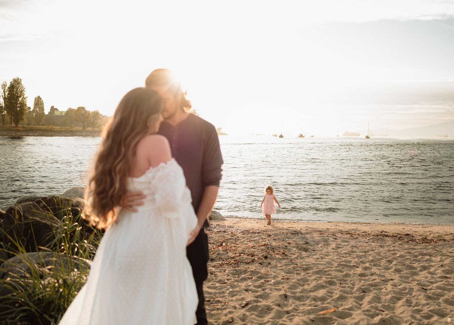 Vancouver maternity, family maternity, sunset beach maternity, beach maternity, pregnancy photography, motherhood photography, golden hour