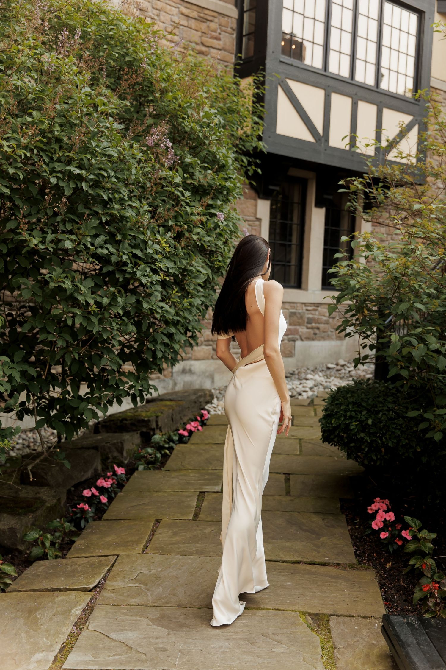Elegant editorial style wedding and engagement photos shot in Toronto, Ontario. Canadian photographer available for destination weddings.