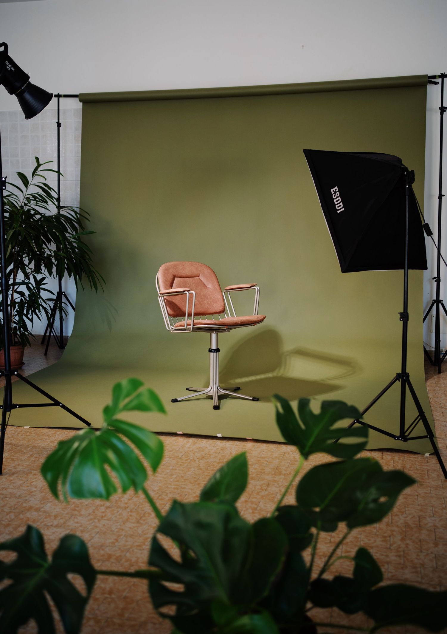 Beautiful and calm photo studio in Rimini, perfect for portraits, photoshoots, workshops and events.