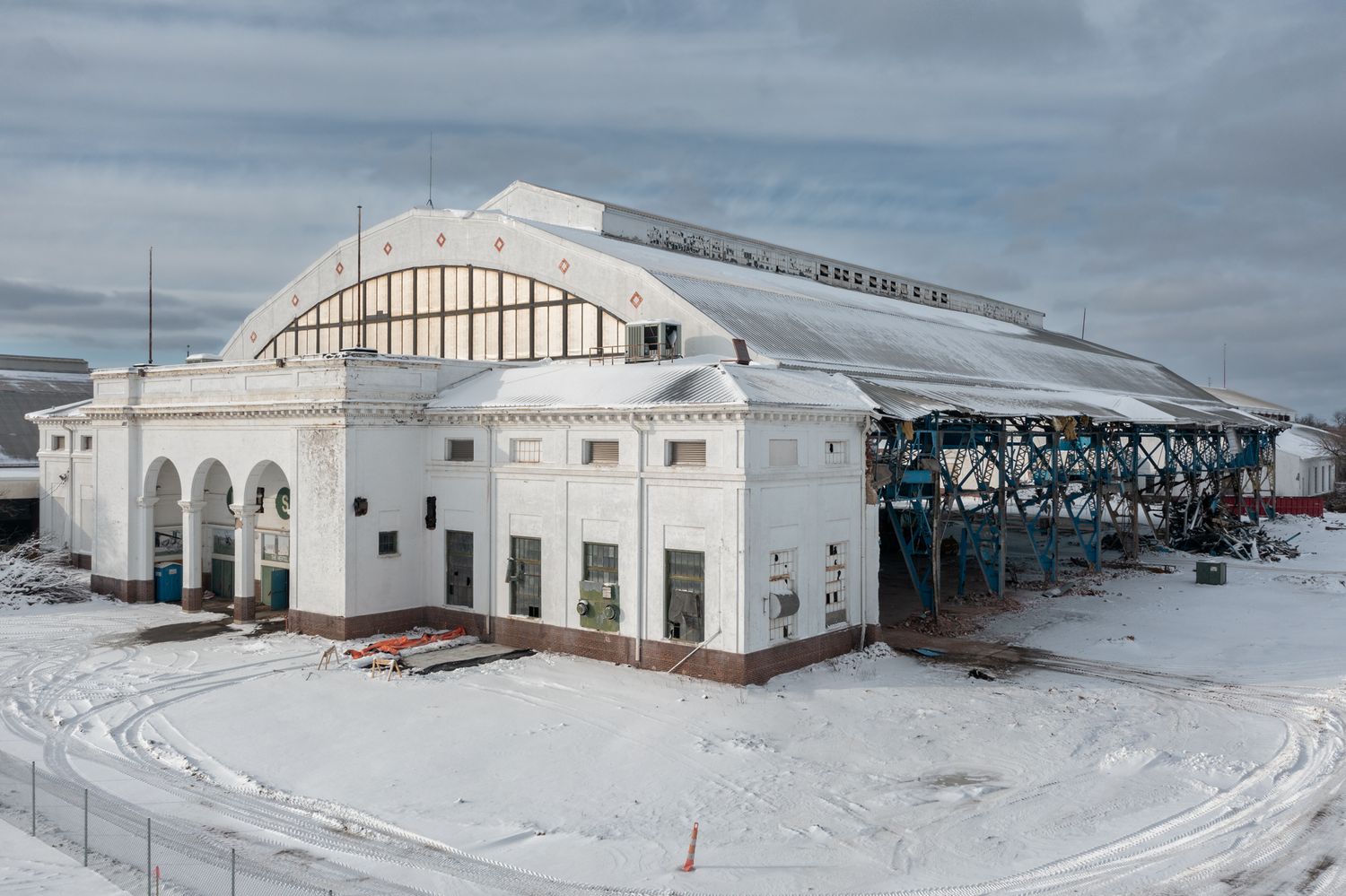THE MICHIGAN STATE FAIRGROUNDS COLISEUM IS FALLING - Detroit Fine Art ...