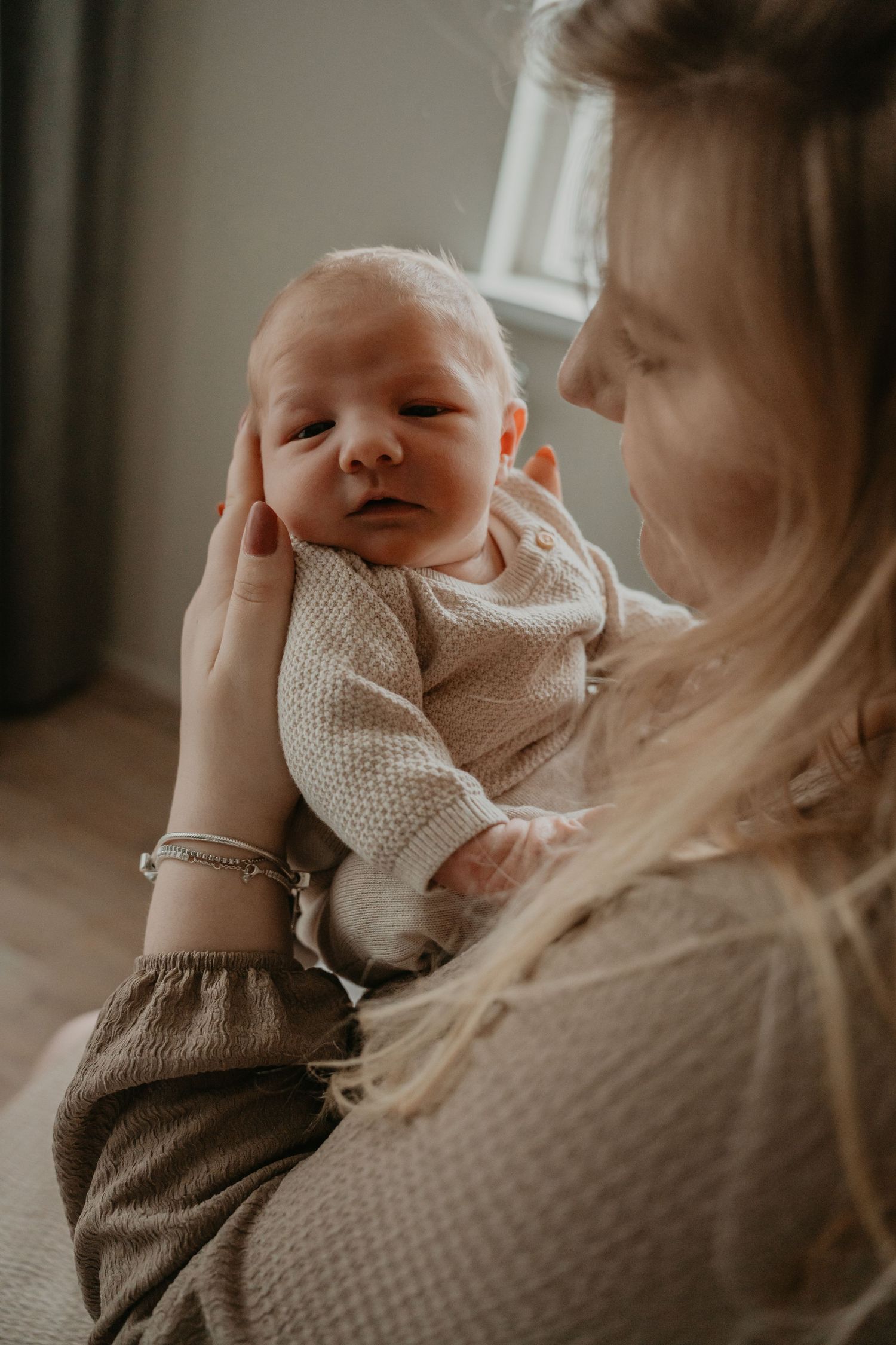 baby gedag zeggen tijdens shoot | Carmen Roossien Fotografie