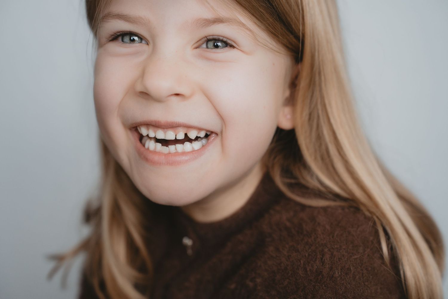 Happy kinderportret | Carmen Roossien Fotografie