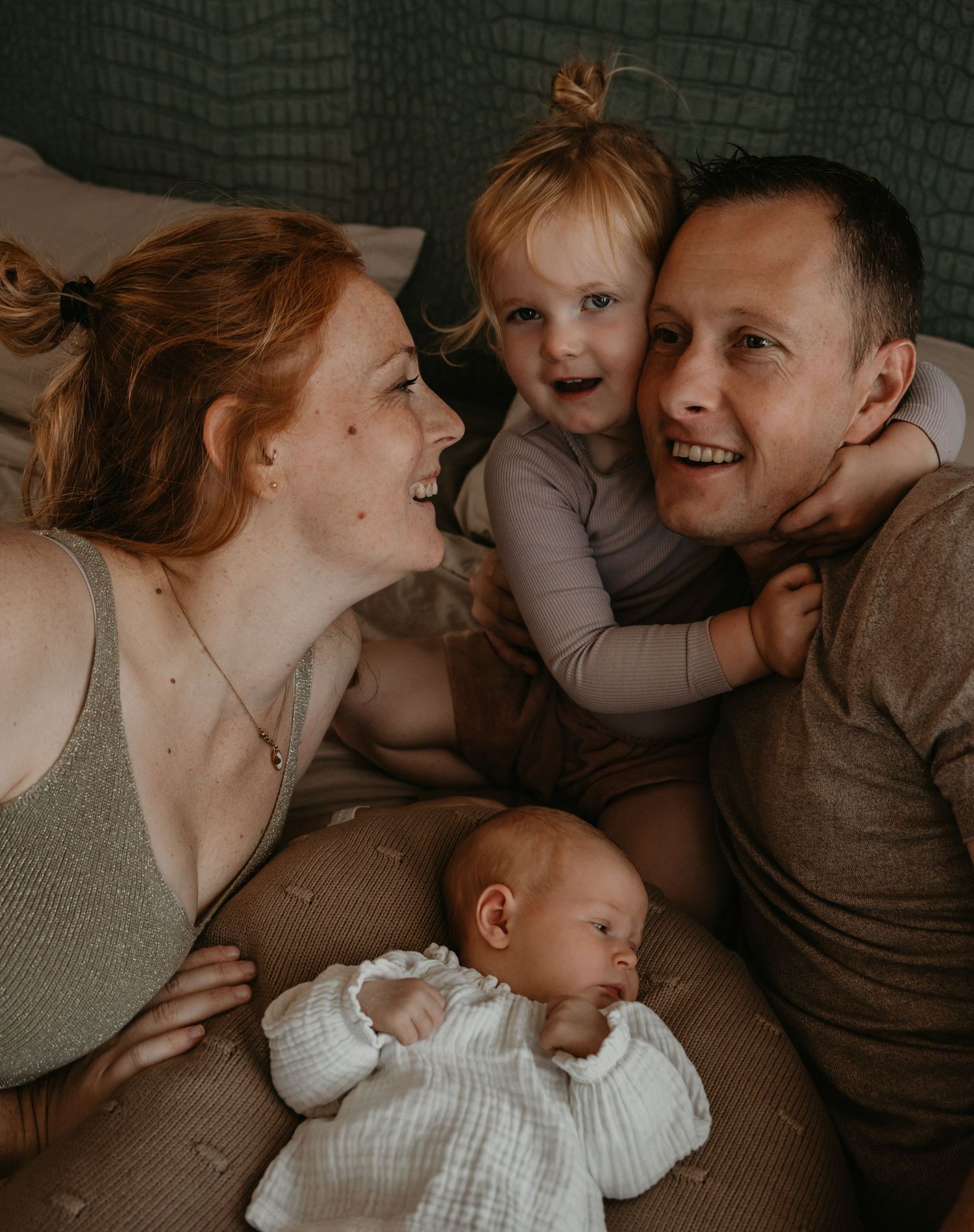 Genieten van elkaar als compleet gezin | Carmen Roossien Fotografie