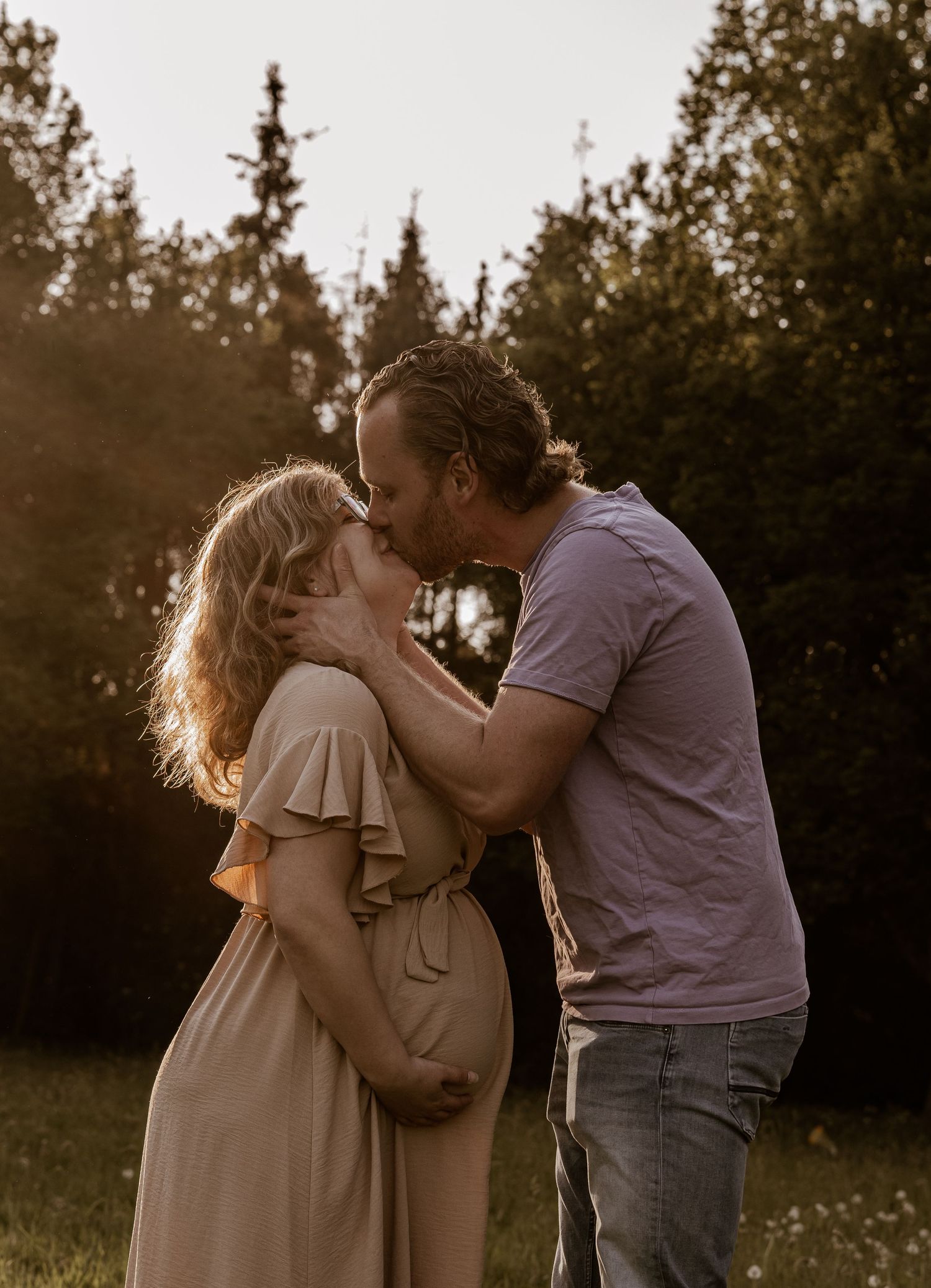 Golden hour kisses | Carmen Roossien Fotografie
