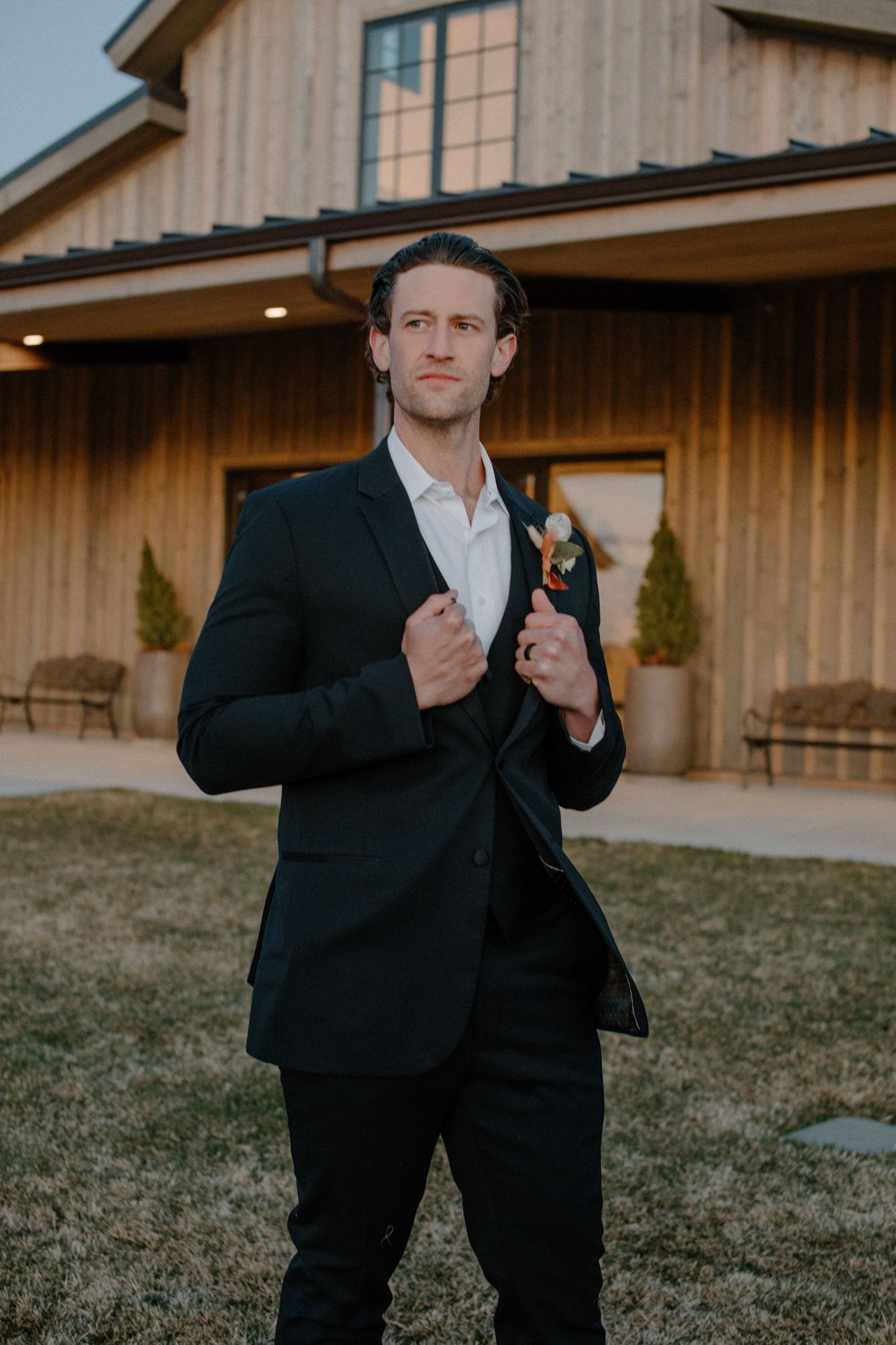 Wedding styled shoot at Bonnie Blues Event Venue in Denver, Colorado. Photos taken by Makayla Miranda Photo.