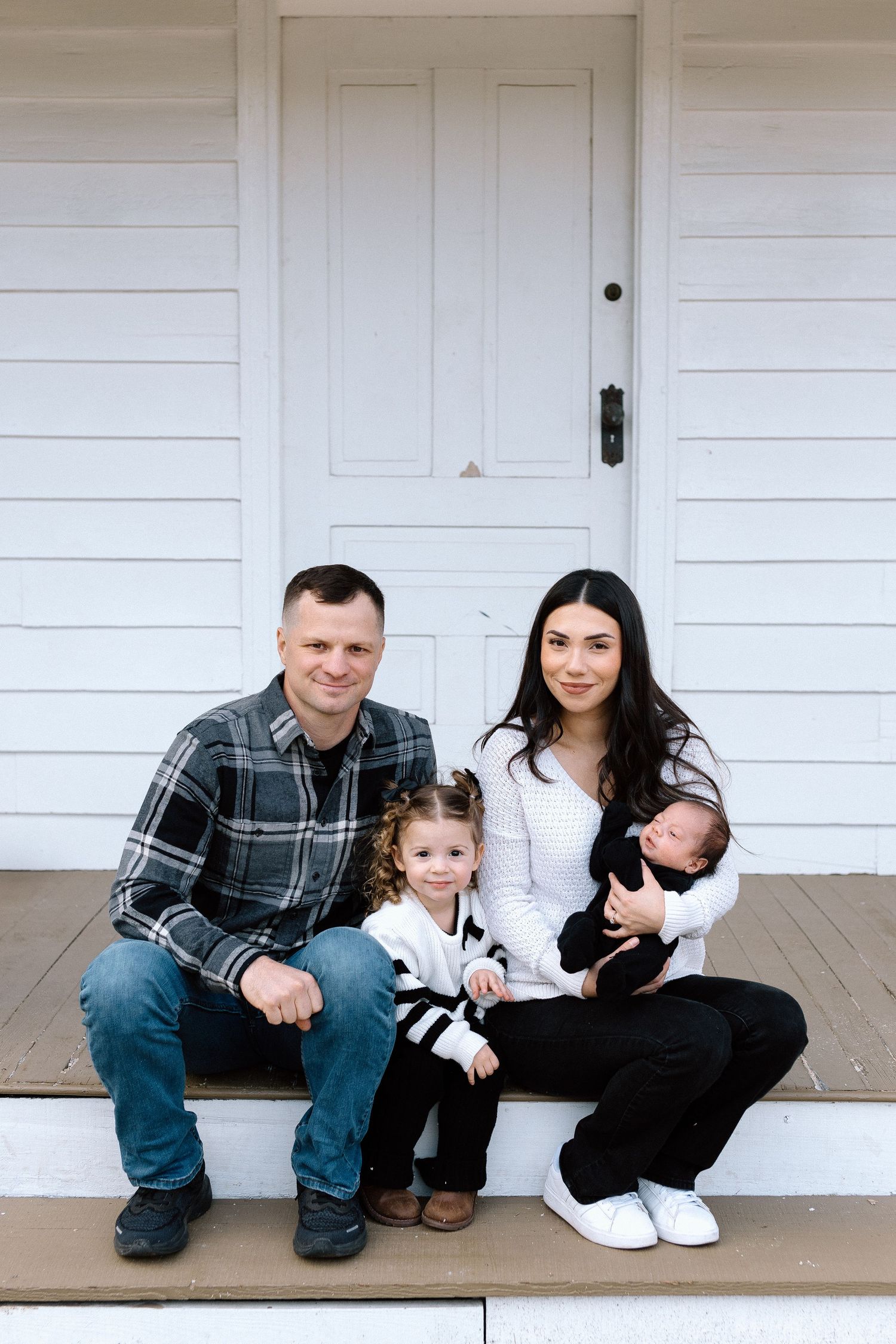Family portraits in Redding, California. Taken by Makayla Miranda Photo.