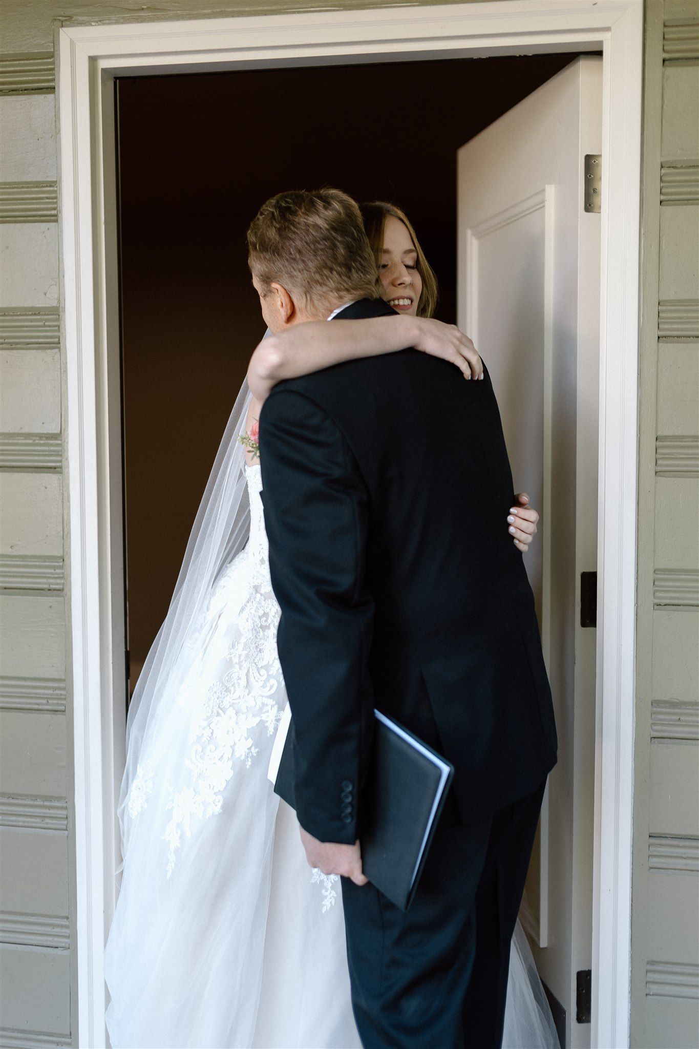 Bride on wedding day in Portland, Oregon, captured by Makayla Miranda Photo