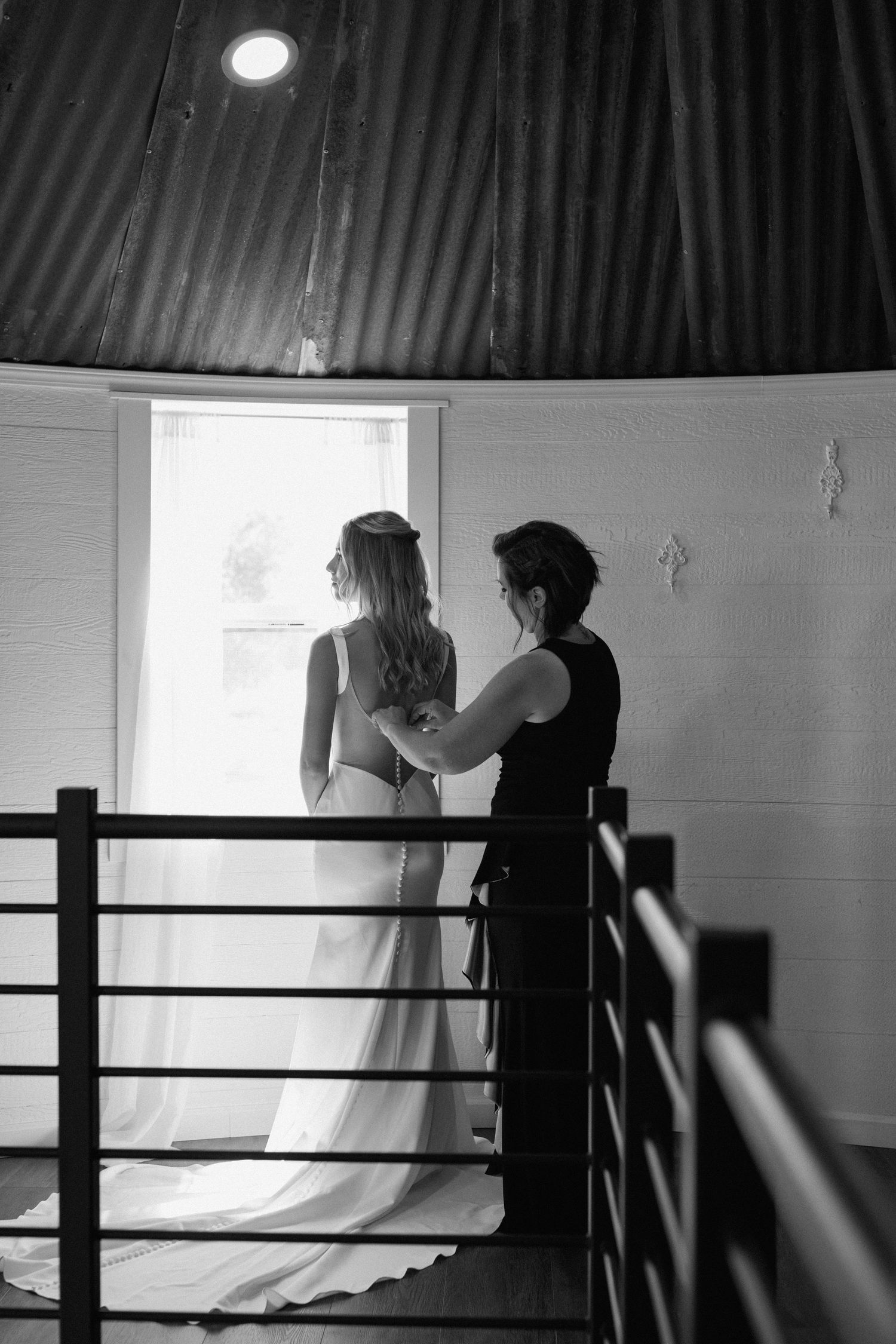 Bride getting ready on wedding day Cottonwood, California, captured by Makayla Miranda Photo.