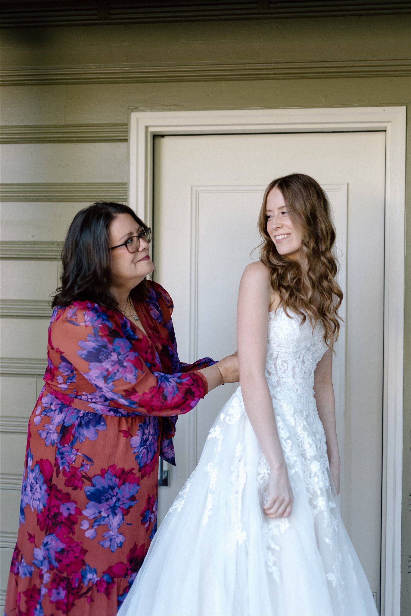 Bride on wedding day in Portland, Oregon, captured by Makayla Miranda Photo