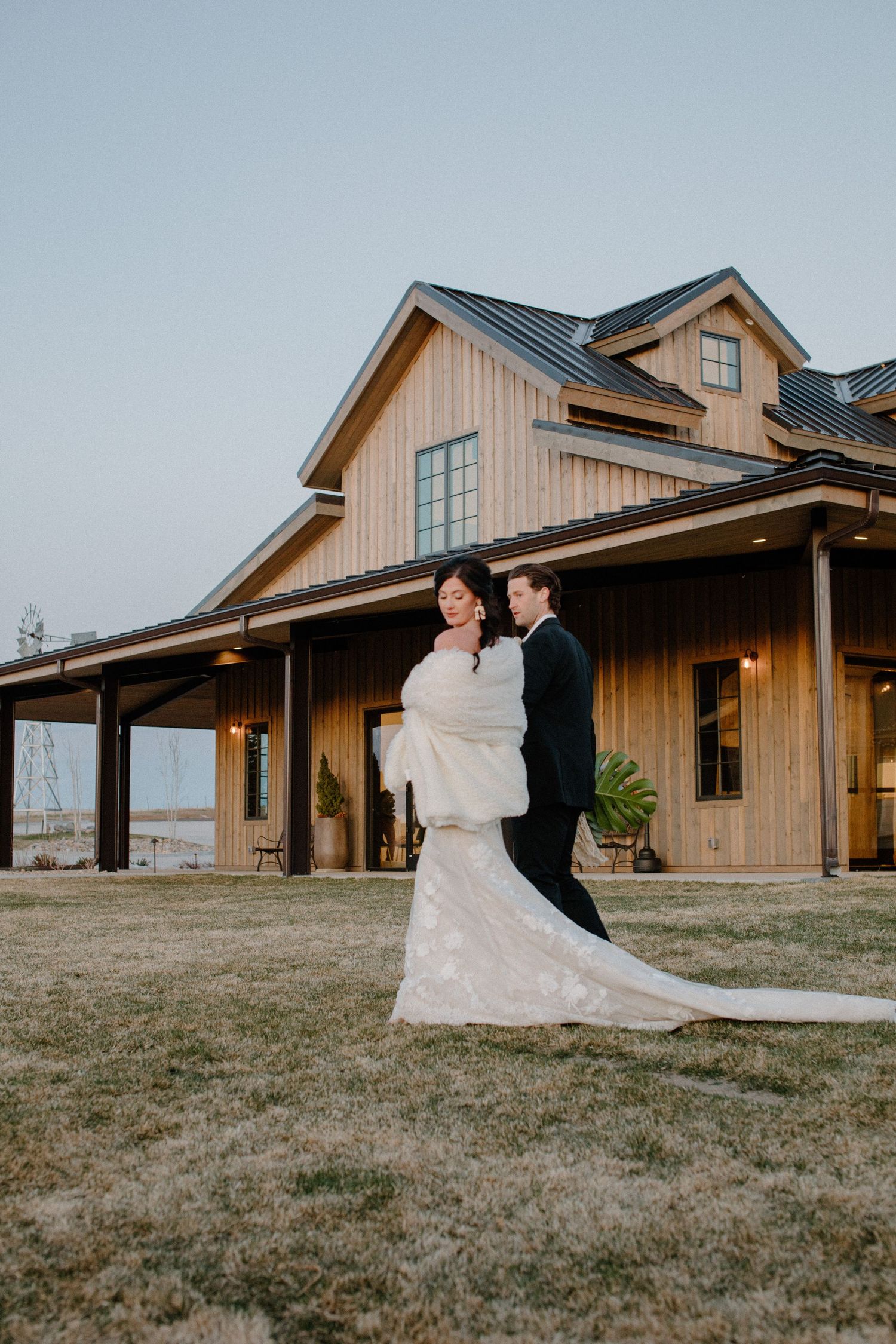 Wedding styled shoot at Bonnie Blues Event Venue in Denver, Colorado. Photos taken by Makayla Miranda Photo.